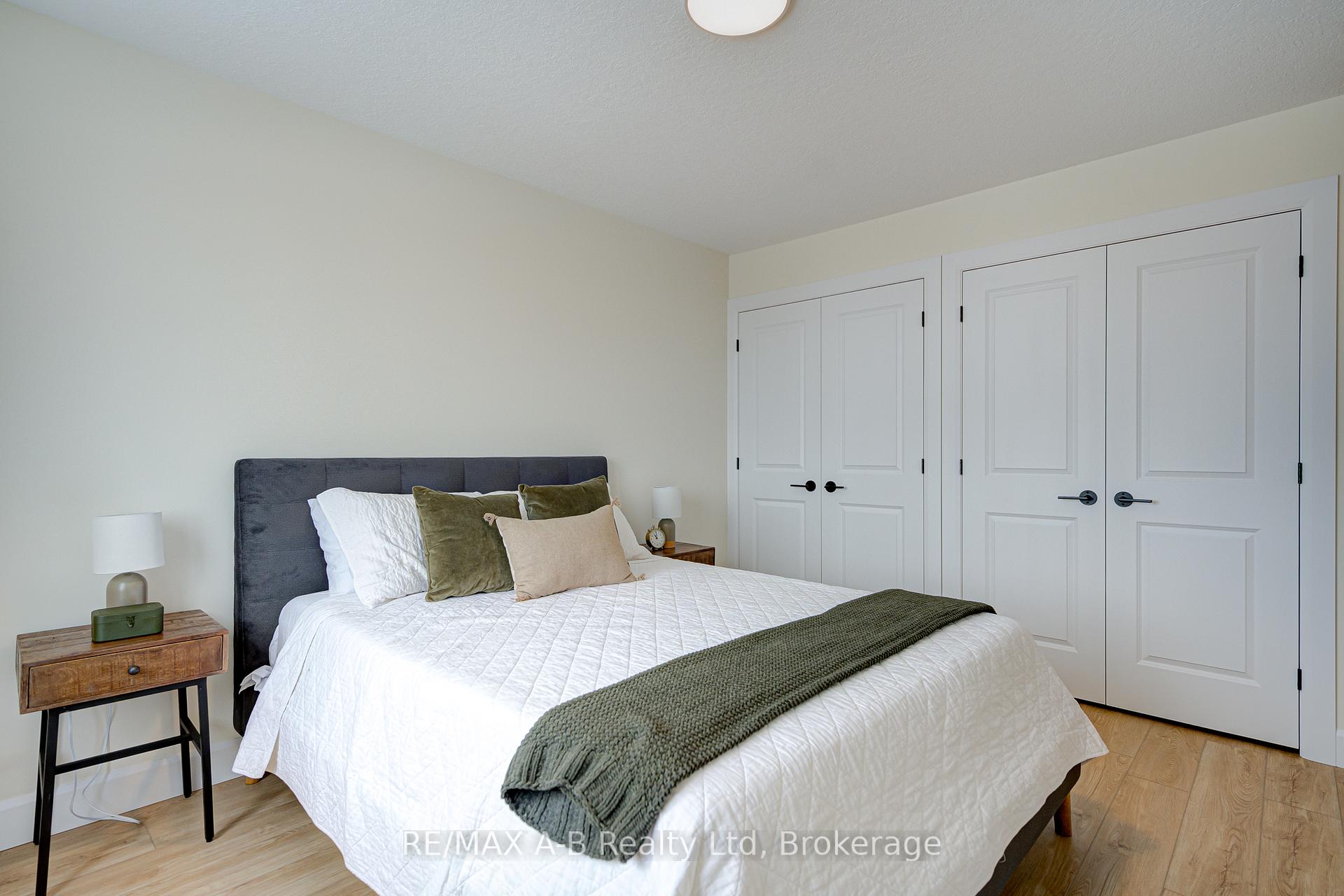 Photo 28 of 18 Linda Drive, Huron East, Seaforth — HOMEH