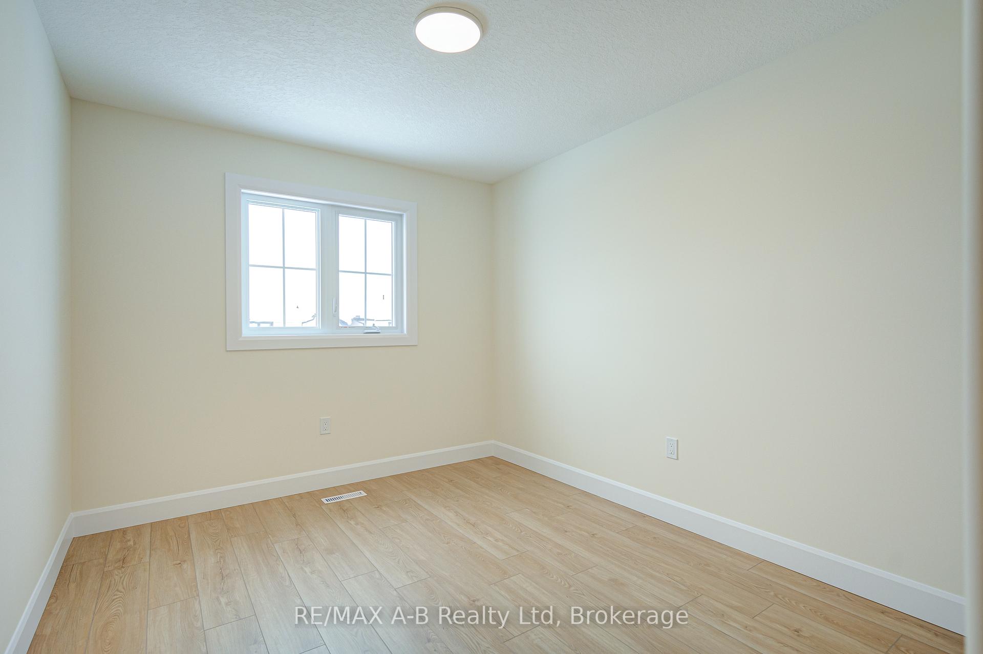 Photo 31 of 18 Linda Drive, Huron East, Seaforth — HOMEH