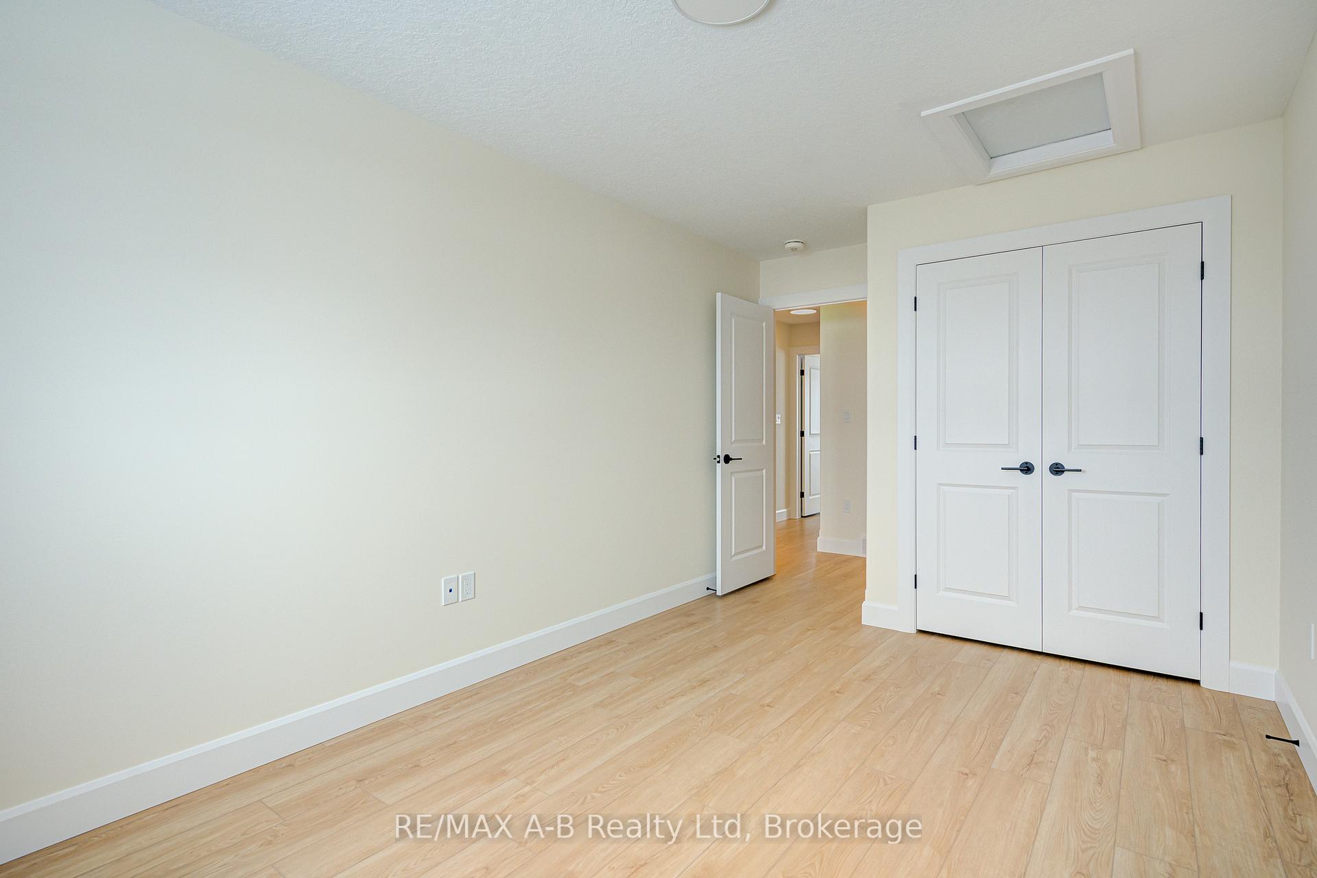 Photo 35 of 18 Linda Drive, Huron East, Seaforth — HOMEH