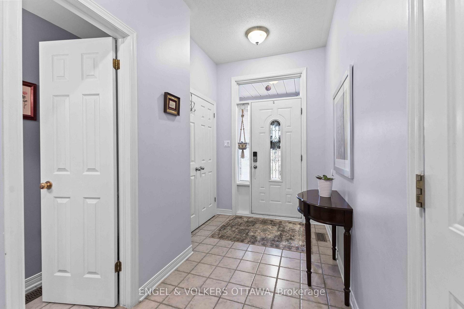 Photo 3 of 21 Kimberwick Crescent, Ottawa, Quinterra — HOMEH