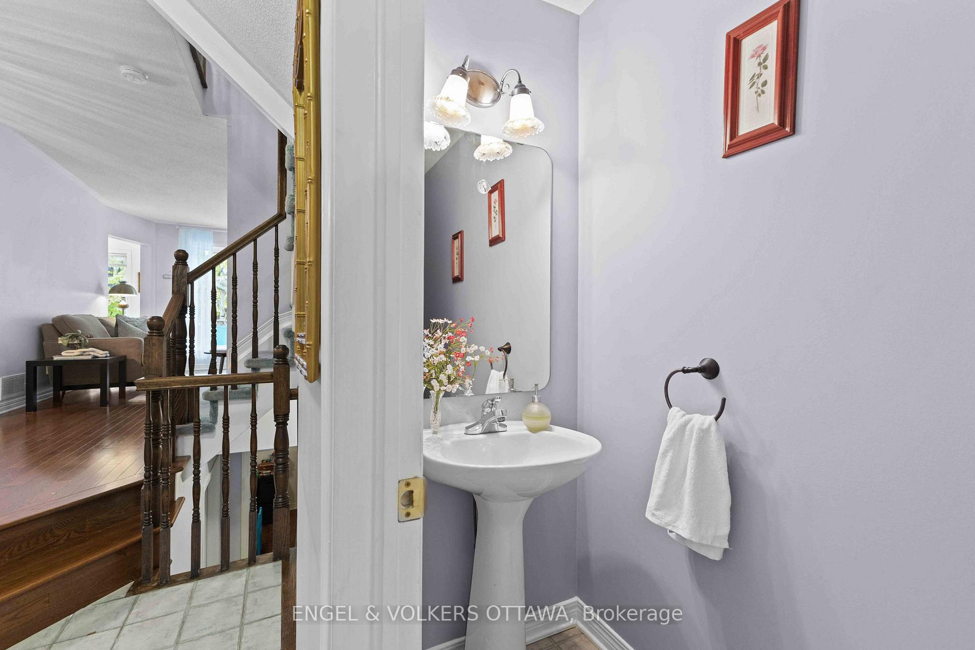Photo 4 of 21 Kimberwick Crescent, Ottawa, Quinterra — HOMEH