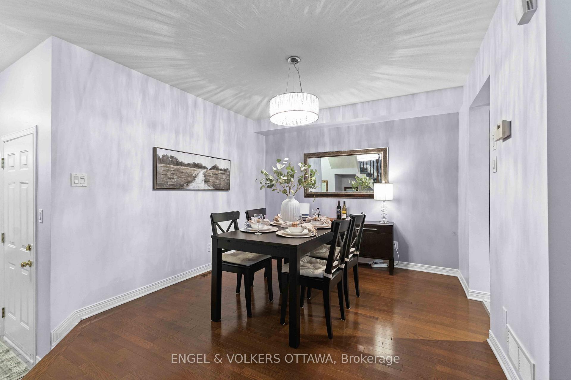 Photo 14 of 21 Kimberwick Crescent, Ottawa, Quinterra — HOMEH