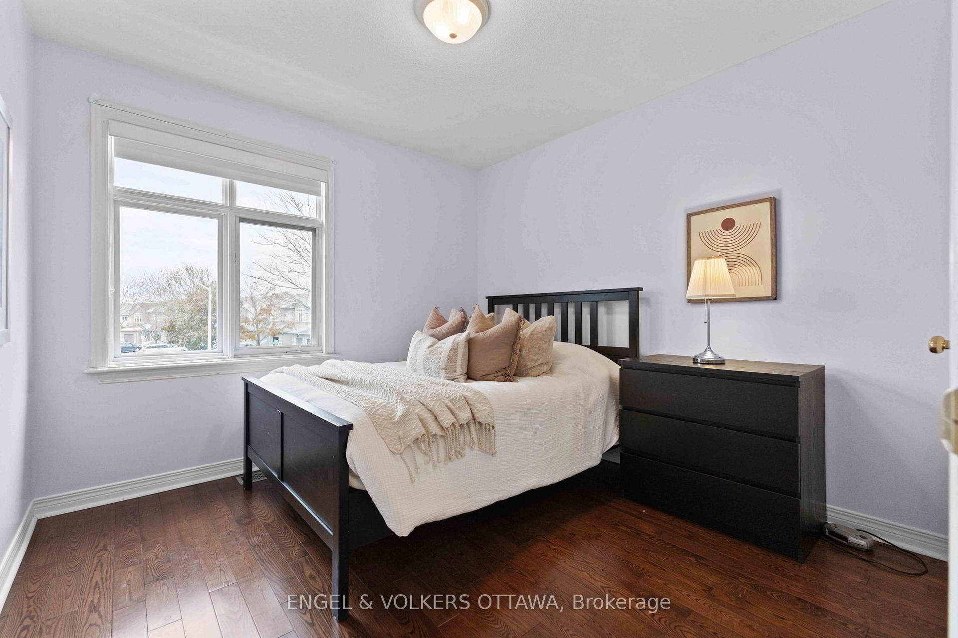 Photo 20 of 21 Kimberwick Crescent, Ottawa, Quinterra — HOMEH