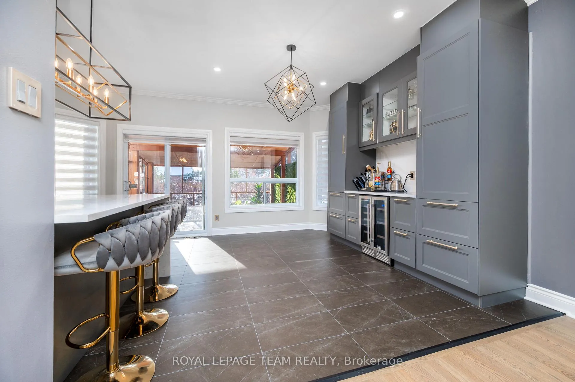 Photo 13 of 115 Grandpark Circle, Ottawa, Hunt Club Park — HOMEH