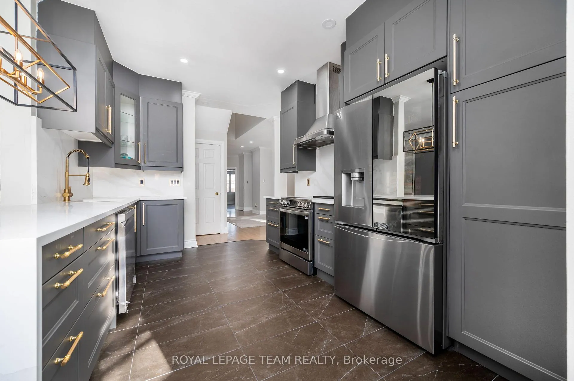 Photo 17 of 115 Grandpark Circle, Ottawa, Hunt Club Park — HOMEH