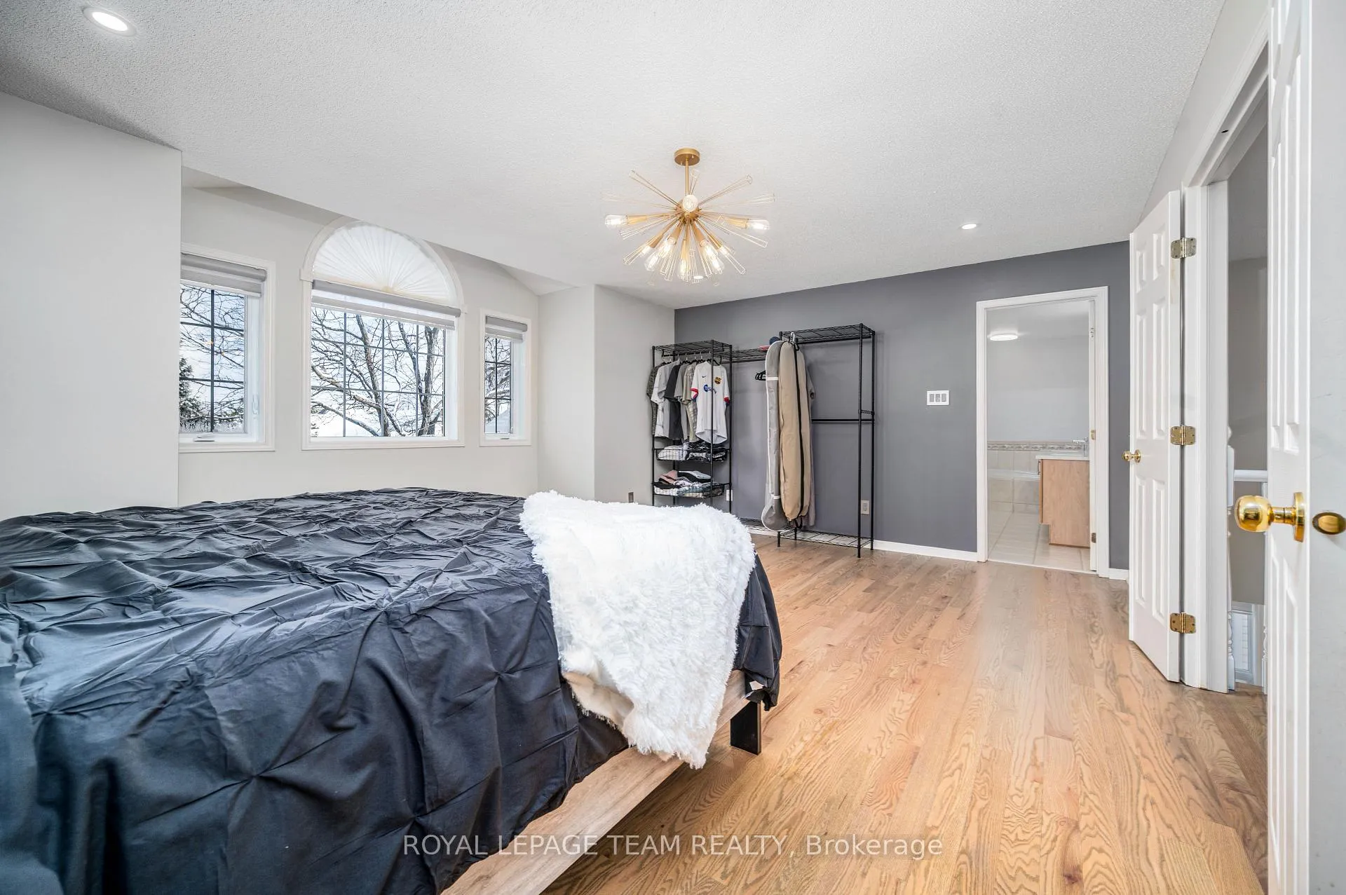 Photo 23 of 115 Grandpark Circle, Ottawa, Hunt Club Park — HOMEH
