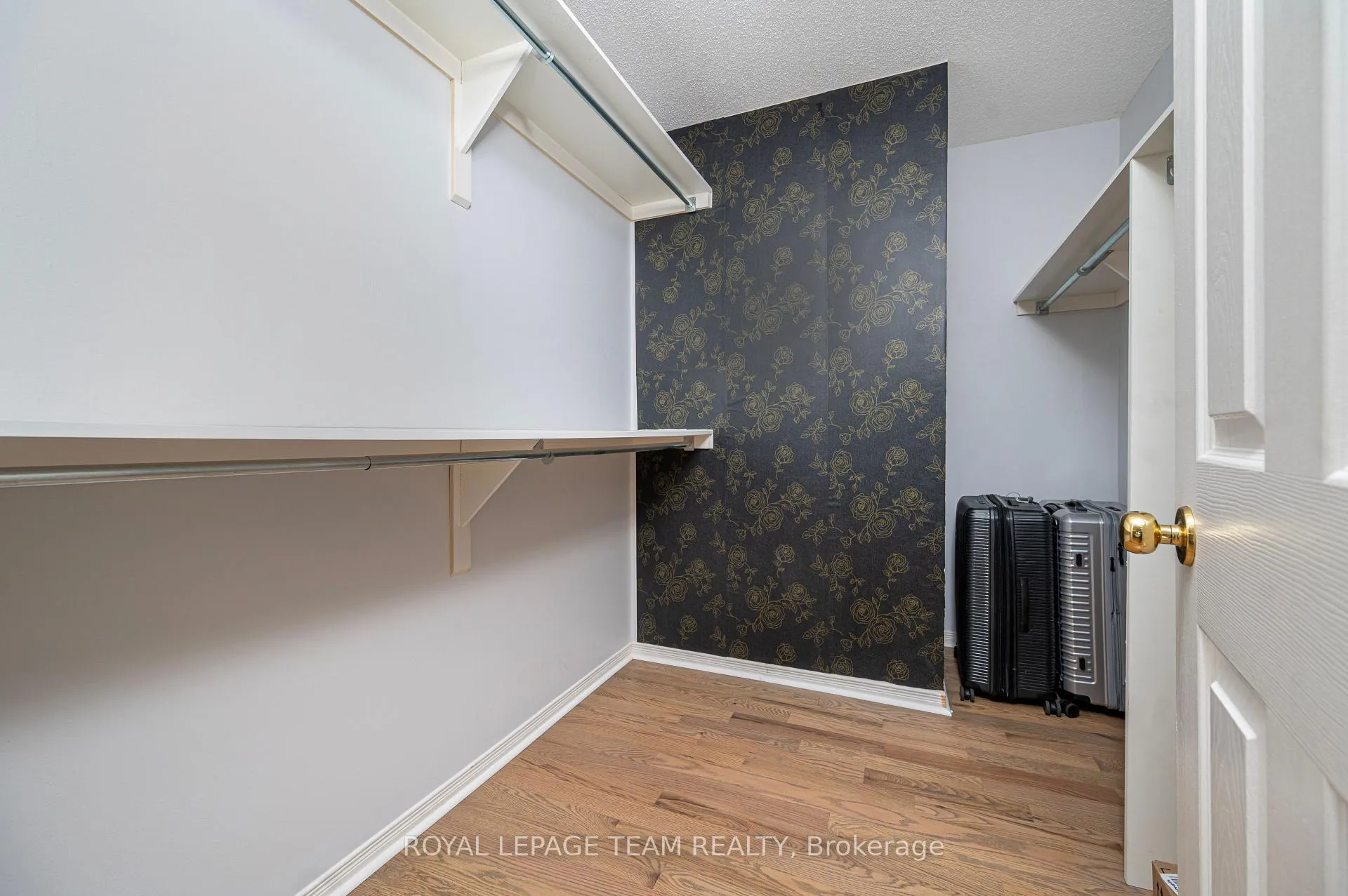 Photo 24 of 115 Grandpark Circle, Ottawa, Hunt Club Park — HOMEH