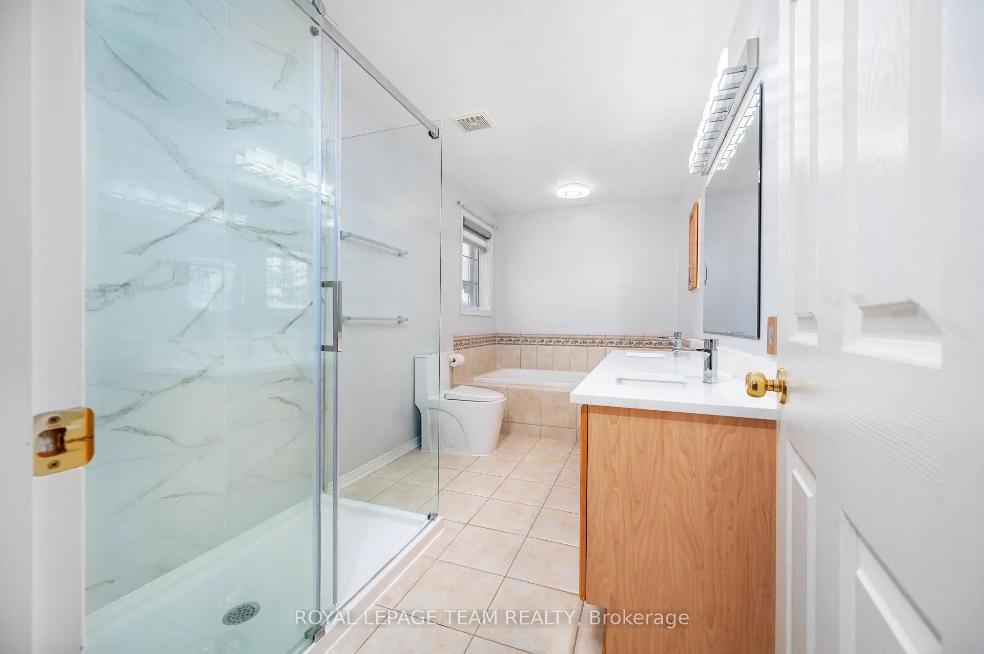 Photo 25 of 115 Grandpark Circle, Ottawa, Hunt Club Park — HOMEH