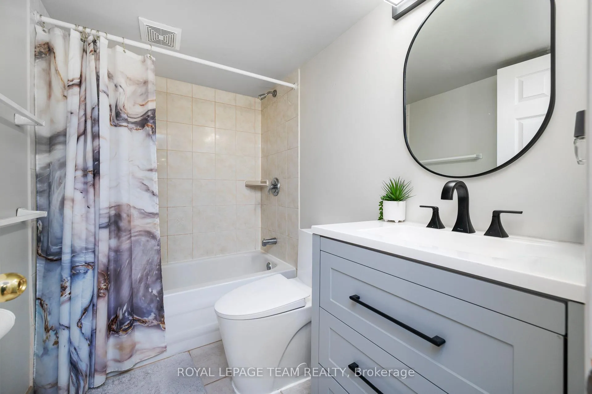 Photo 38 of 115 Grandpark Circle, Ottawa, Hunt Club Park — HOMEH