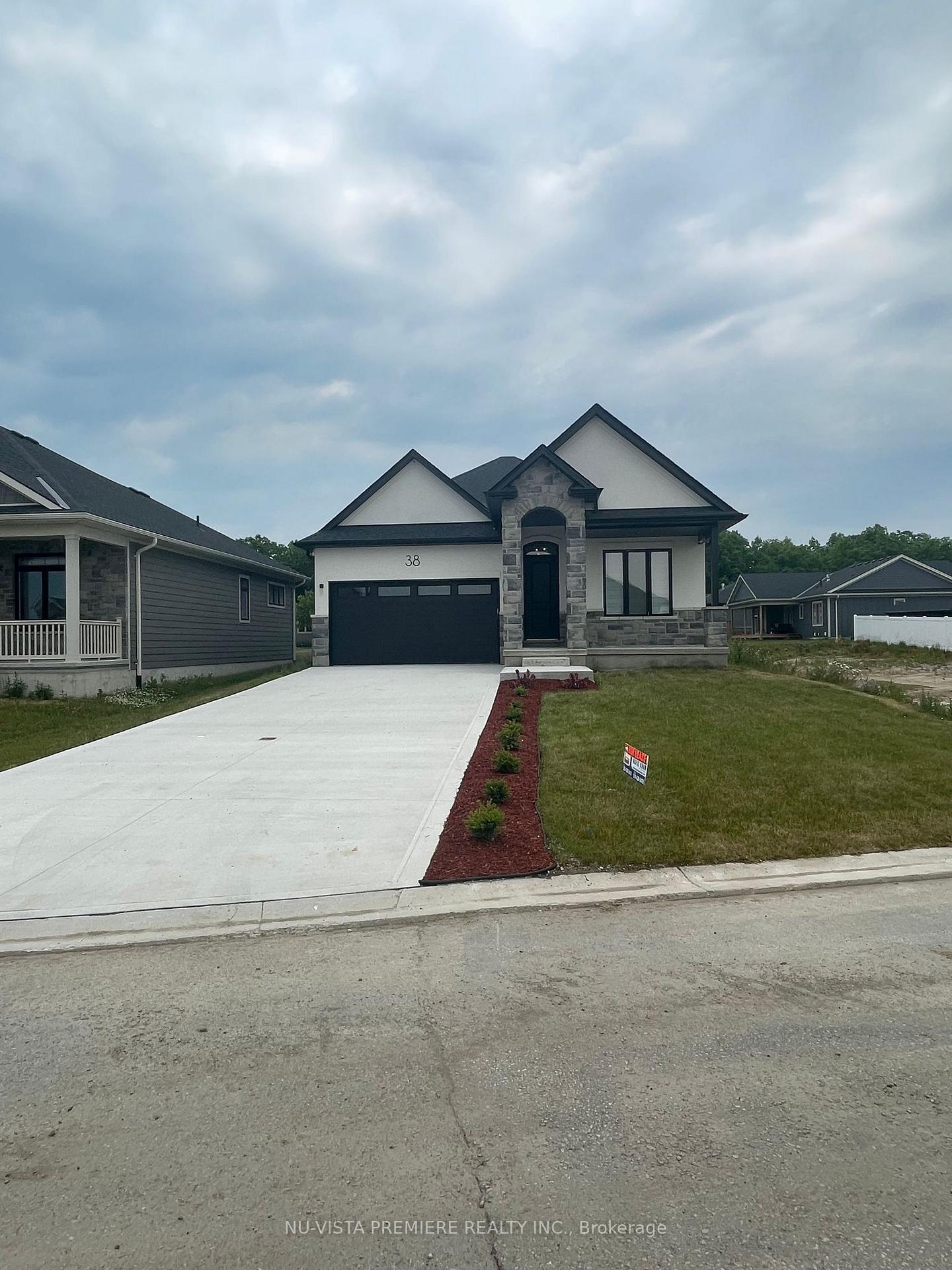 Photo 1 of 38 Brooklawn Drive, Lambton Shores, Grand Bend — HOMEH