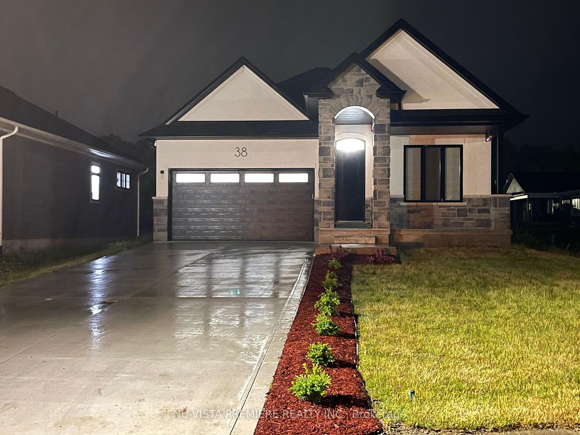 Photo 2 of 38 Brooklawn Drive, Lambton Shores, Grand Bend — HOMEH