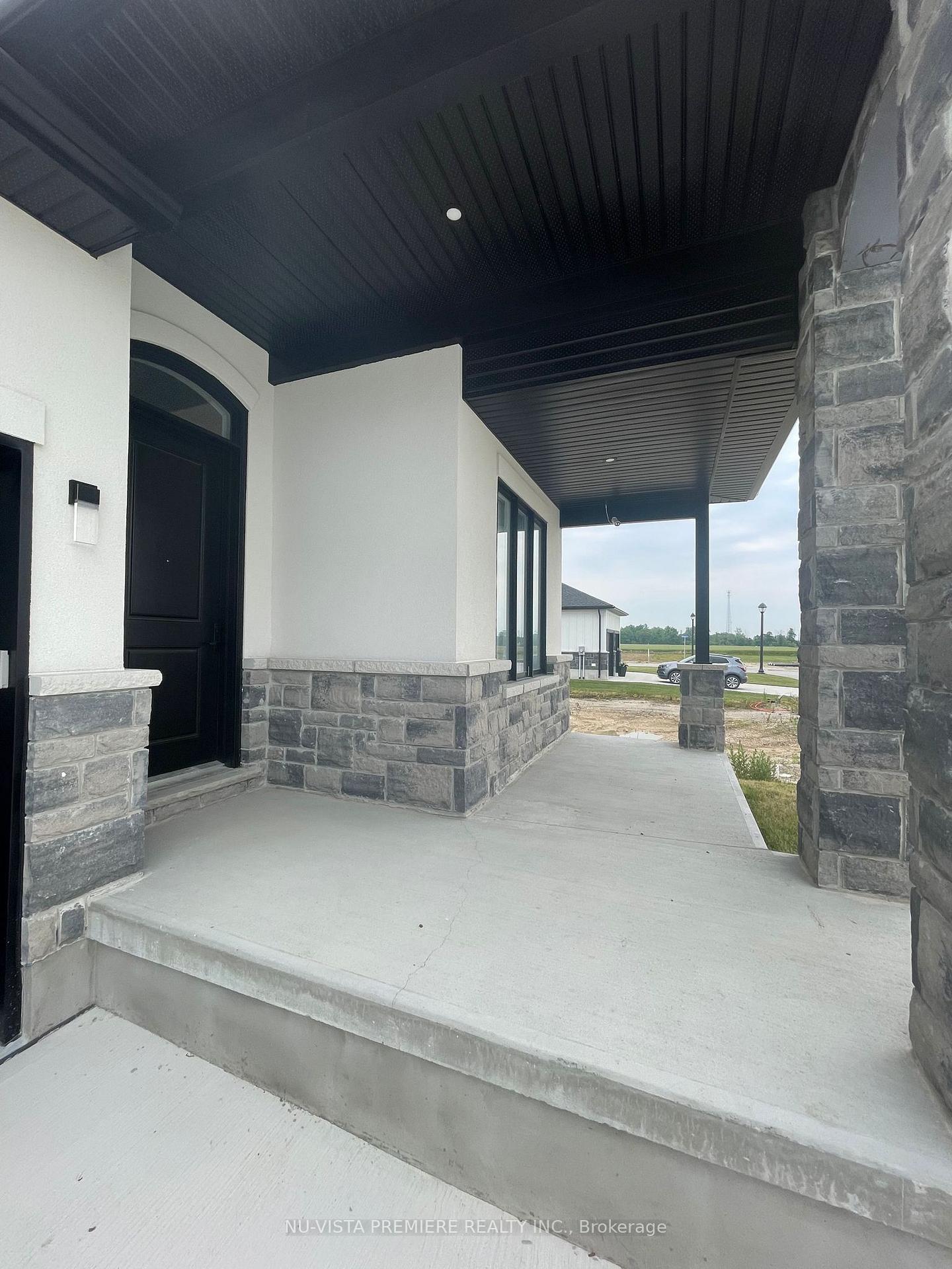 Photo 3 of 38 Brooklawn Drive, Lambton Shores, Grand Bend — HOMEH