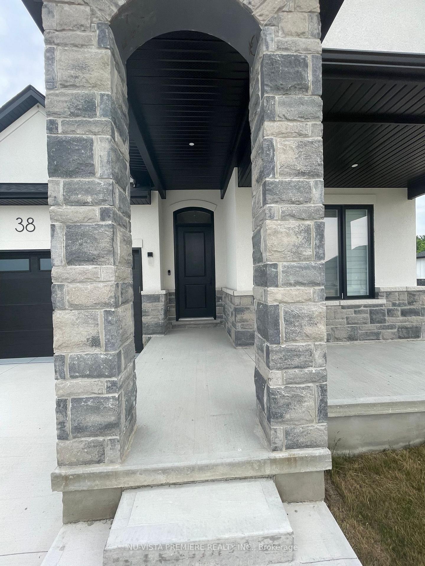 Photo 4 of 38 Brooklawn Drive, Lambton Shores, Grand Bend — HOMEH