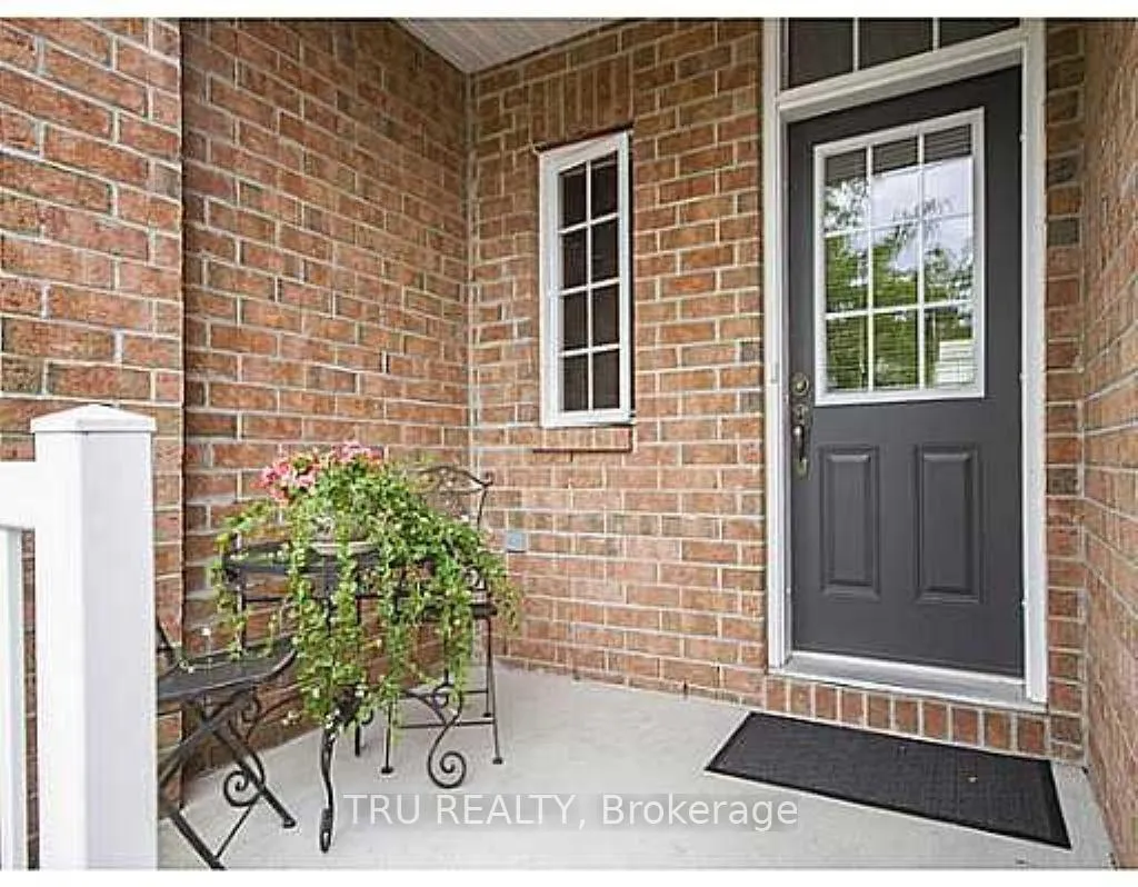Photo 2 of 161 Tandalee Crescent, Ottawa, Kanata - Emerald Meadows/Trailwest — HOMEH