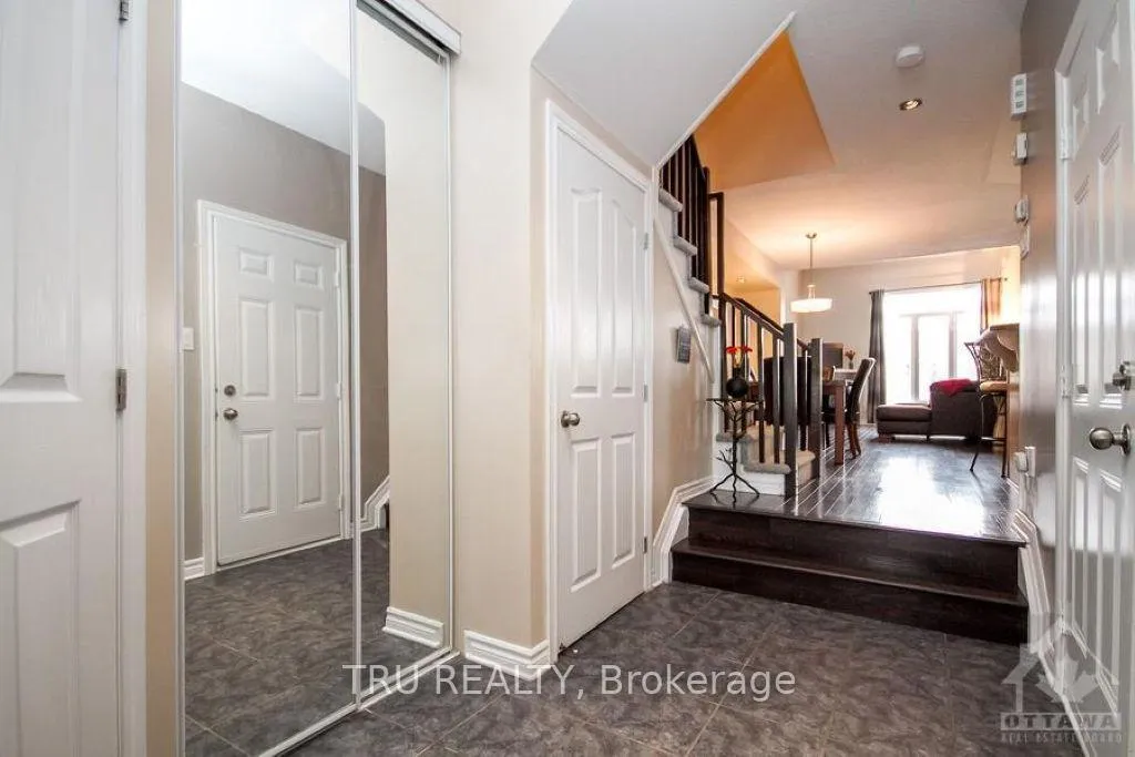 Photo 4 of 161 Tandalee Crescent, Ottawa, Kanata - Emerald Meadows/Trailwest — HOMEH
