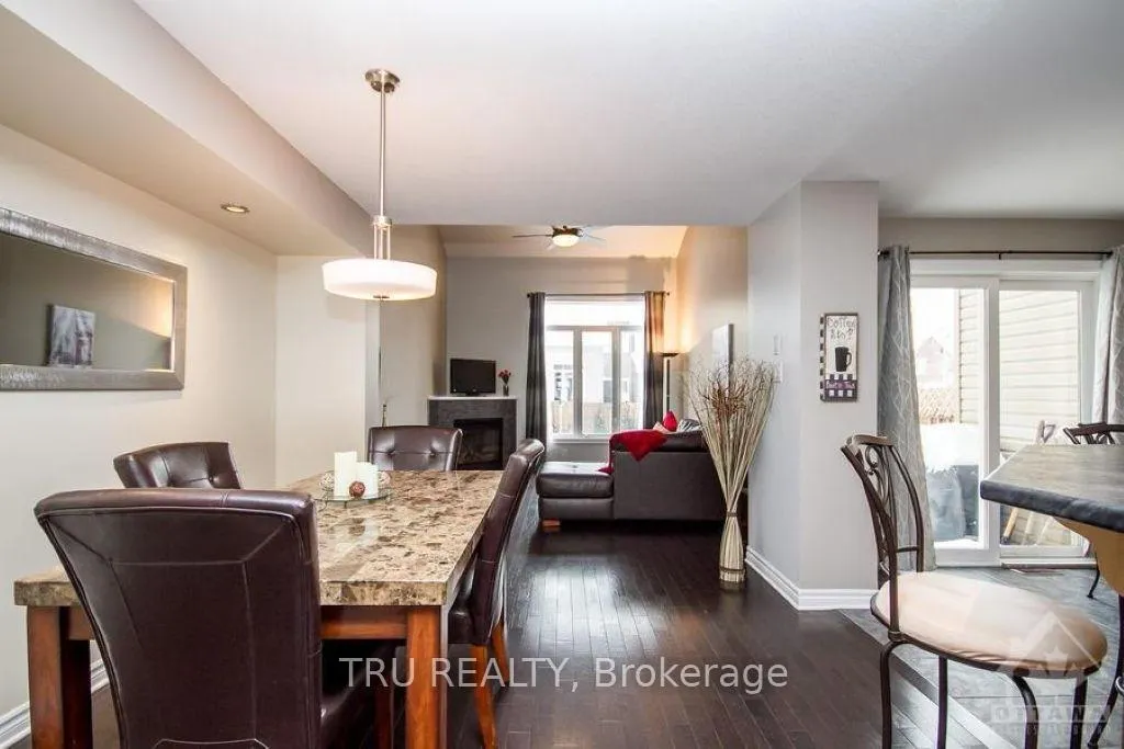 Photo 5 of 161 Tandalee Crescent, Ottawa, Kanata - Emerald Meadows/Trailwest — HOMEH