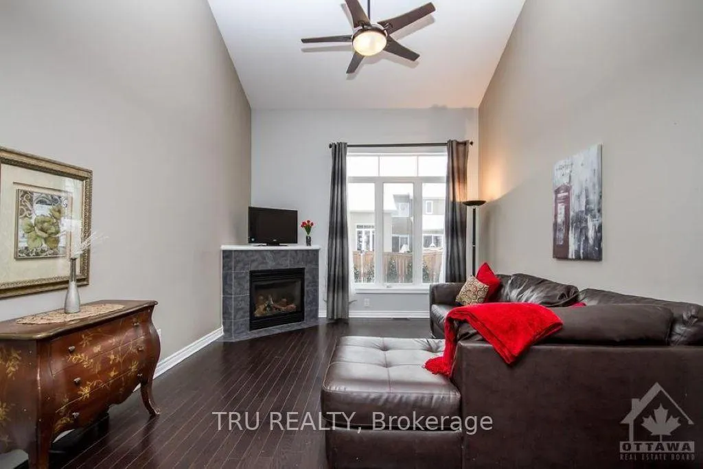 Photo 6 of 161 Tandalee Crescent, Ottawa, Kanata - Emerald Meadows/Trailwest — HOMEH