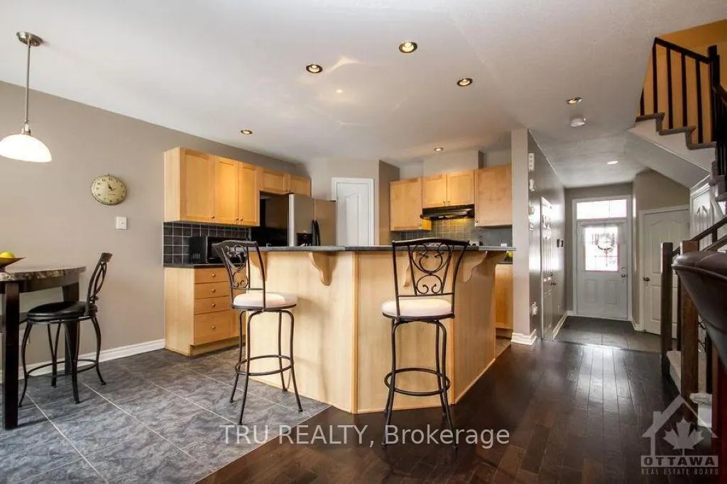 Photo 9 of 161 Tandalee Crescent, Ottawa, Kanata - Emerald Meadows/Trailwest — HOMEH