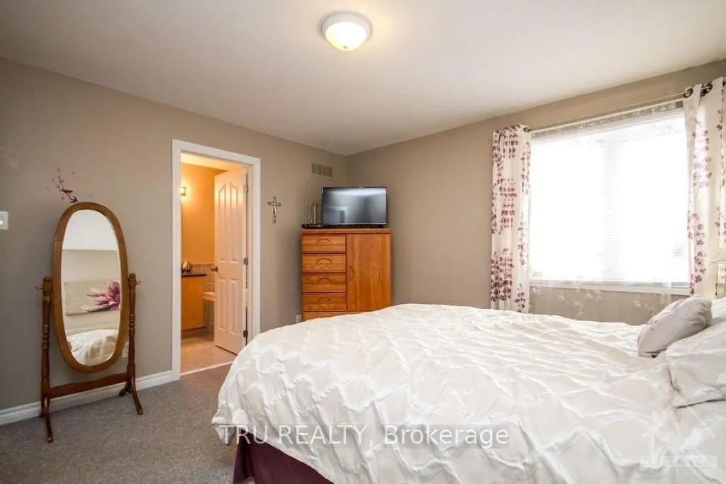 Photo 15 of 161 Tandalee Crescent, Ottawa, Kanata - Emerald Meadows/Trailwest — HOMEH