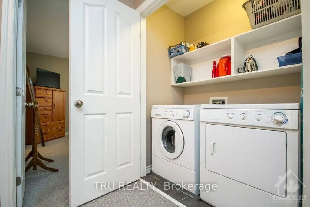 Photo 18 of 161 Tandalee Crescent, Ottawa, Kanata - Emerald Meadows/Trailwest — HOMEH