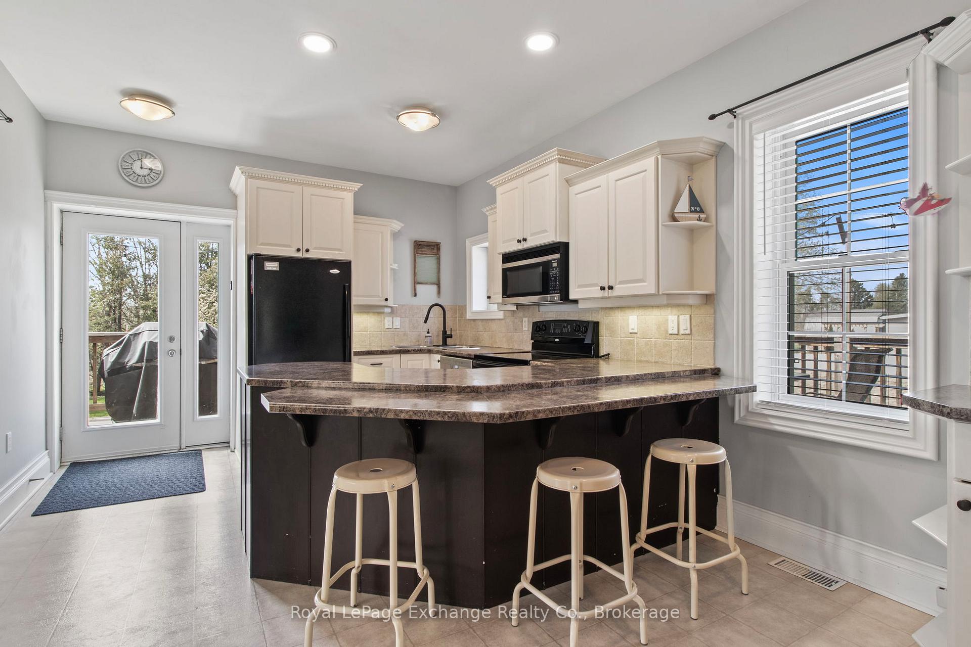 Photo 6 of 1180 Queen Street, Kincardine — HOMEH