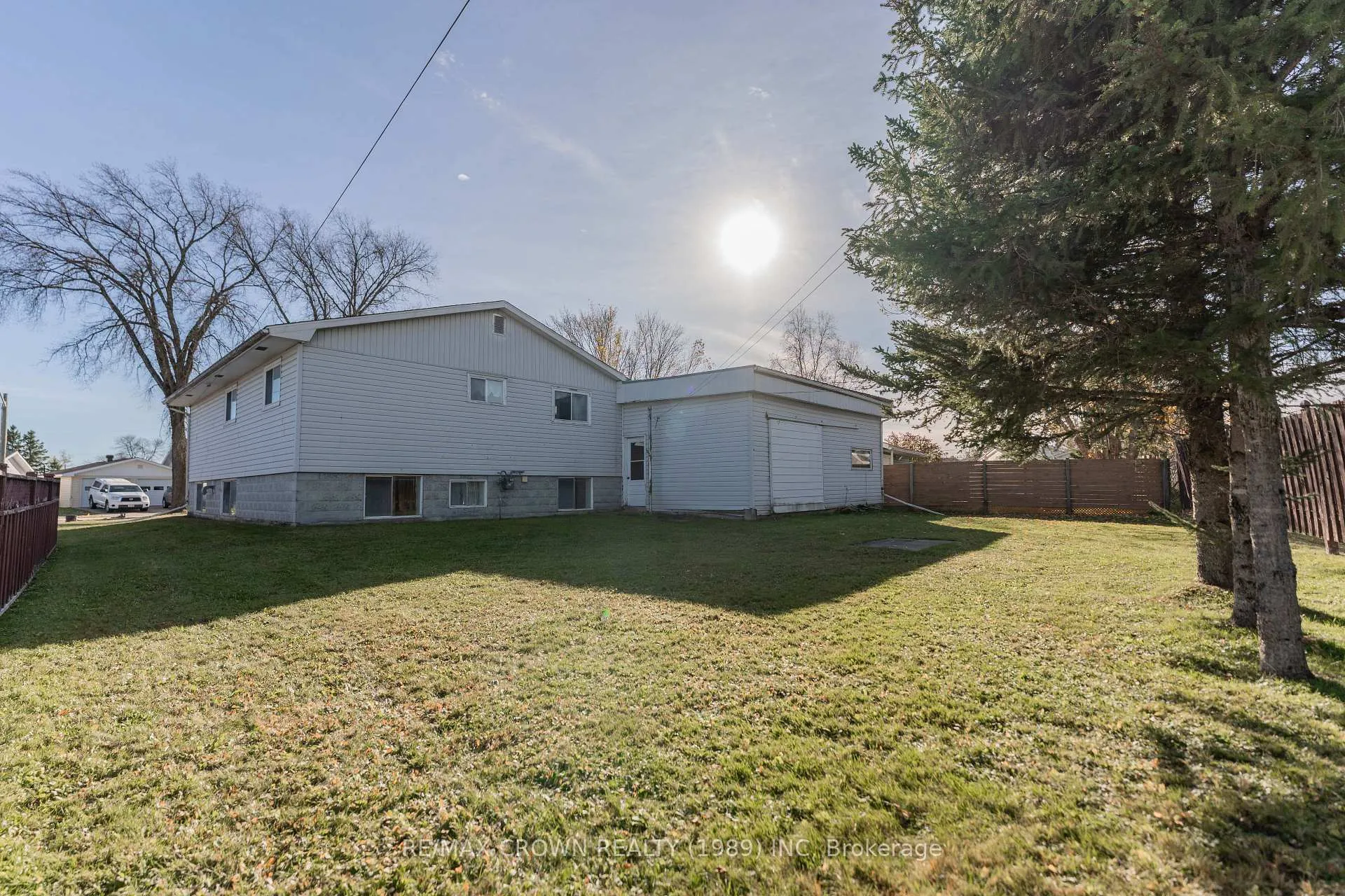 Photo 2 of 34 Maple Drive, Kapuskasing — HOMEH