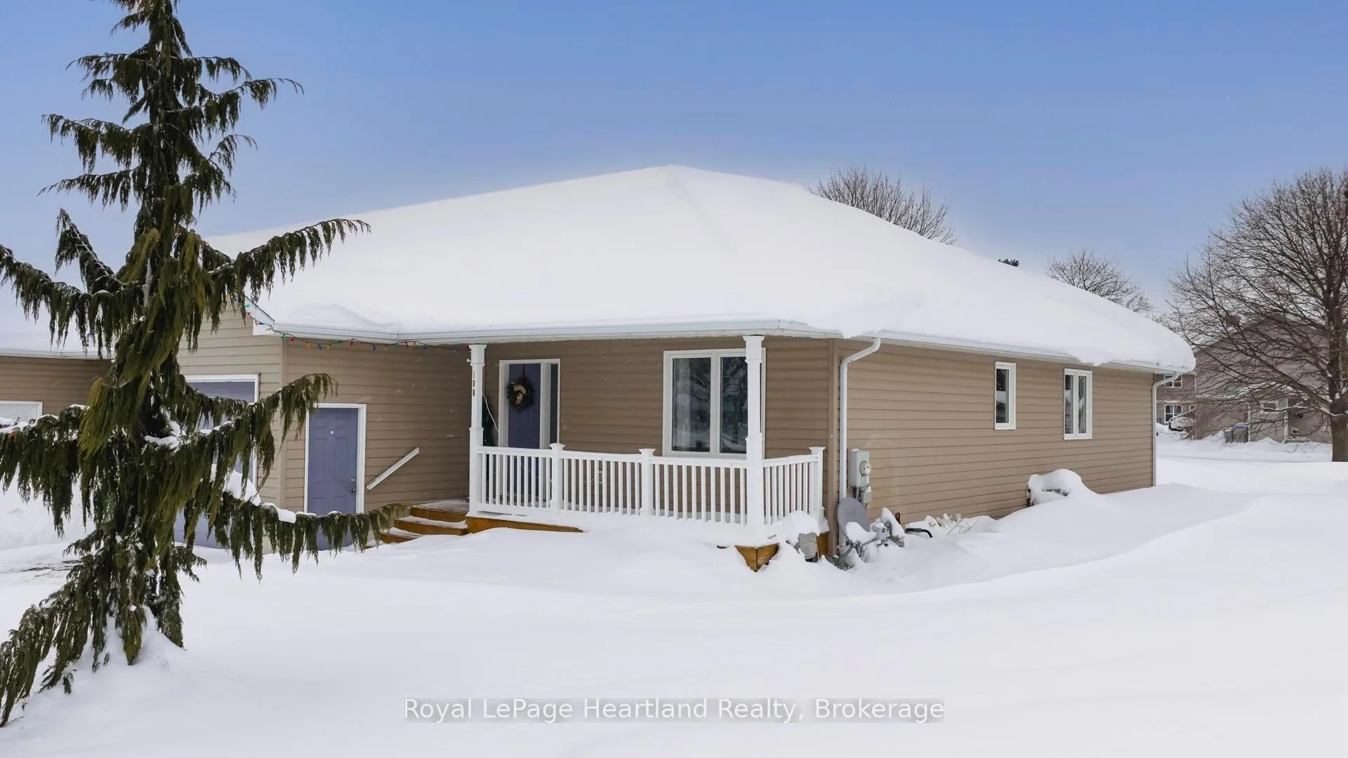 Photo 3 of 180 Toronto Boulevard, Huron East, Vanastra — HOMEH