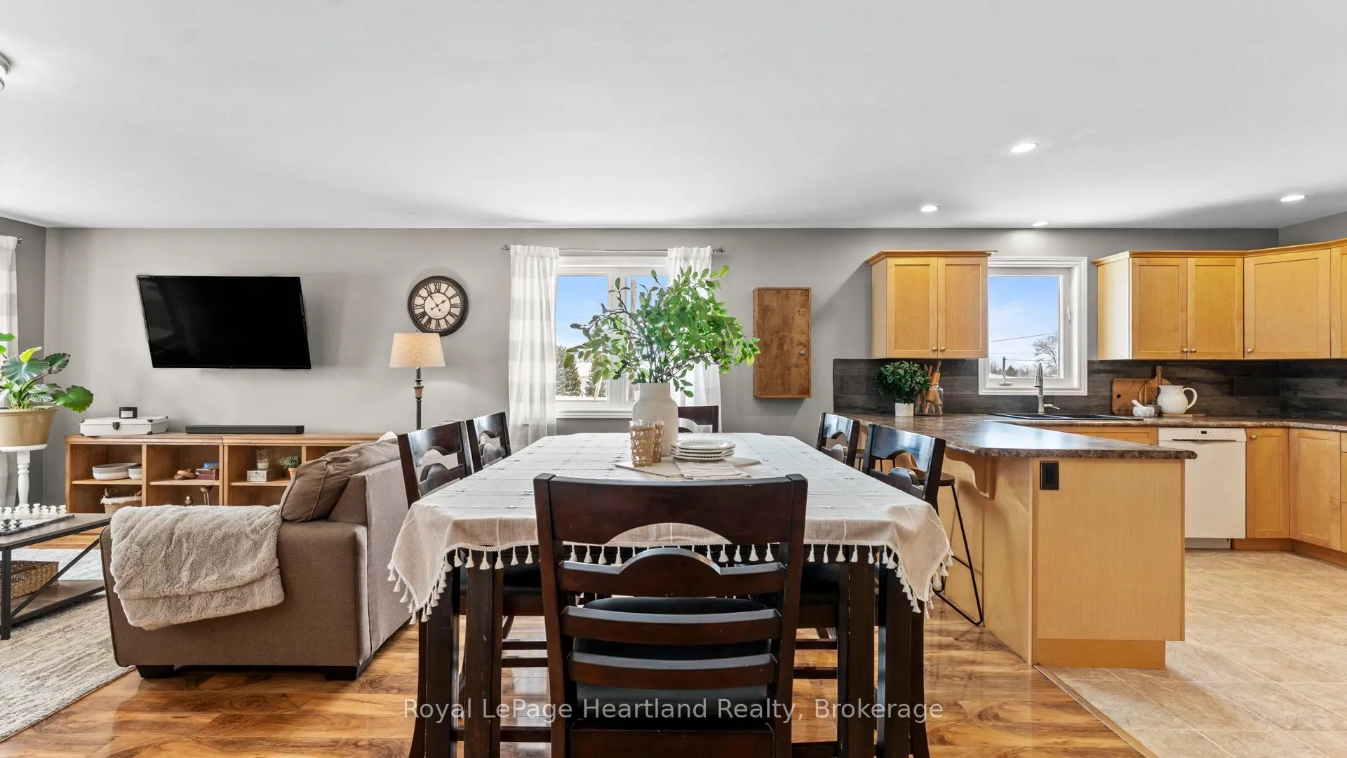 Photo 16 of 180 Toronto Boulevard, Huron East, Vanastra — HOMEH