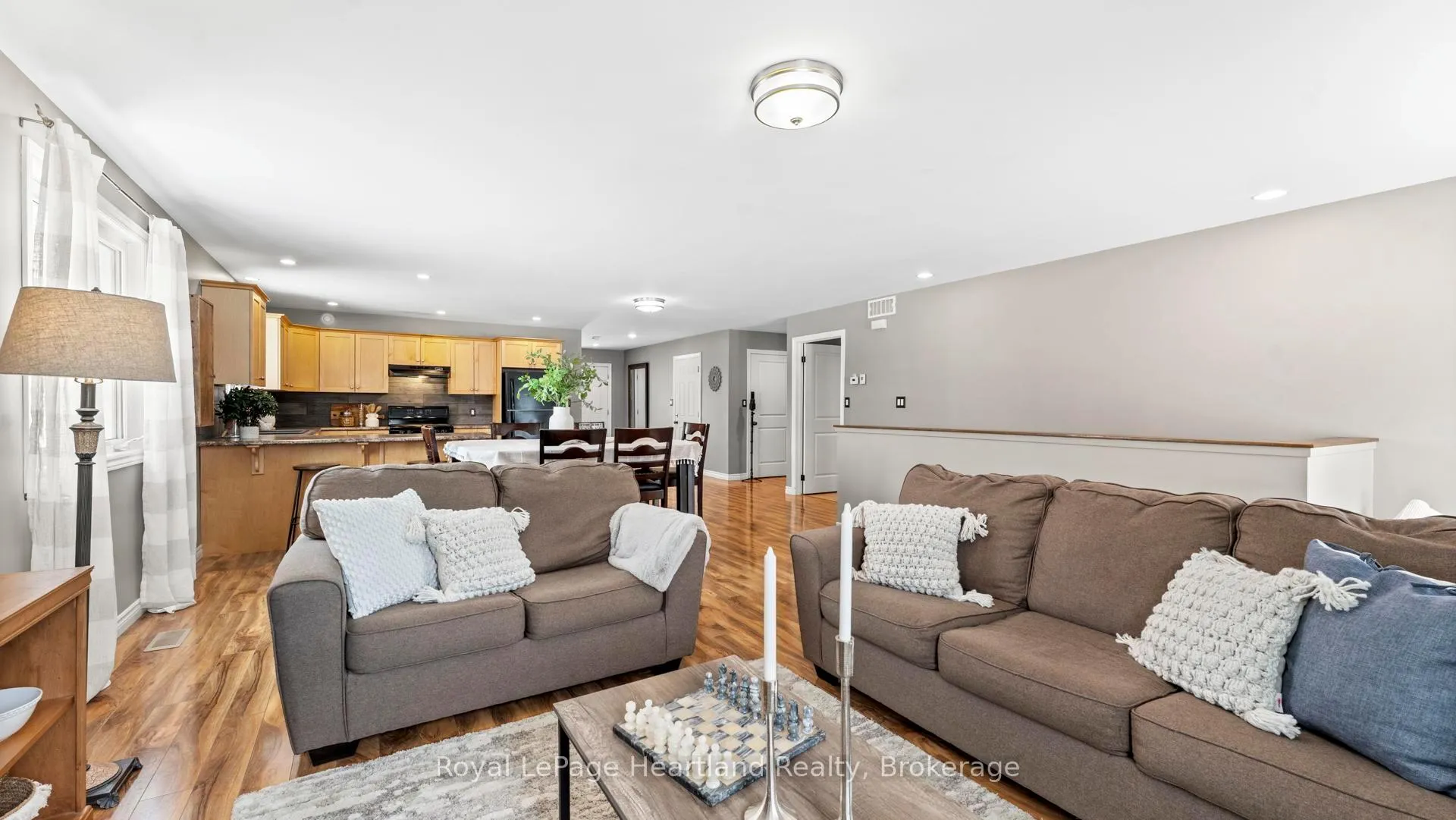 Photo 21 of 180 Toronto Boulevard, Huron East, Vanastra — HOMEH