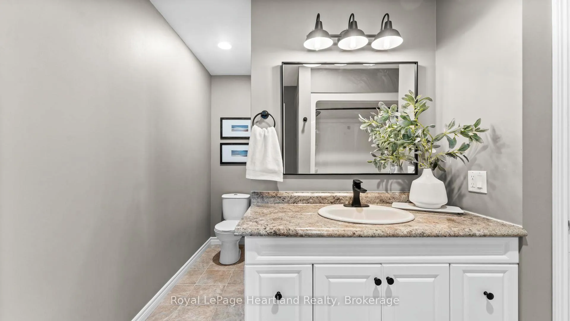 Photo 23 of 180 Toronto Boulevard, Huron East, Vanastra — HOMEH