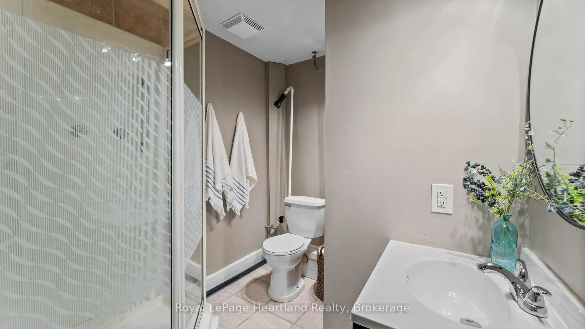 Photo 35 of 180 Toronto Boulevard, Huron East, Vanastra — HOMEH