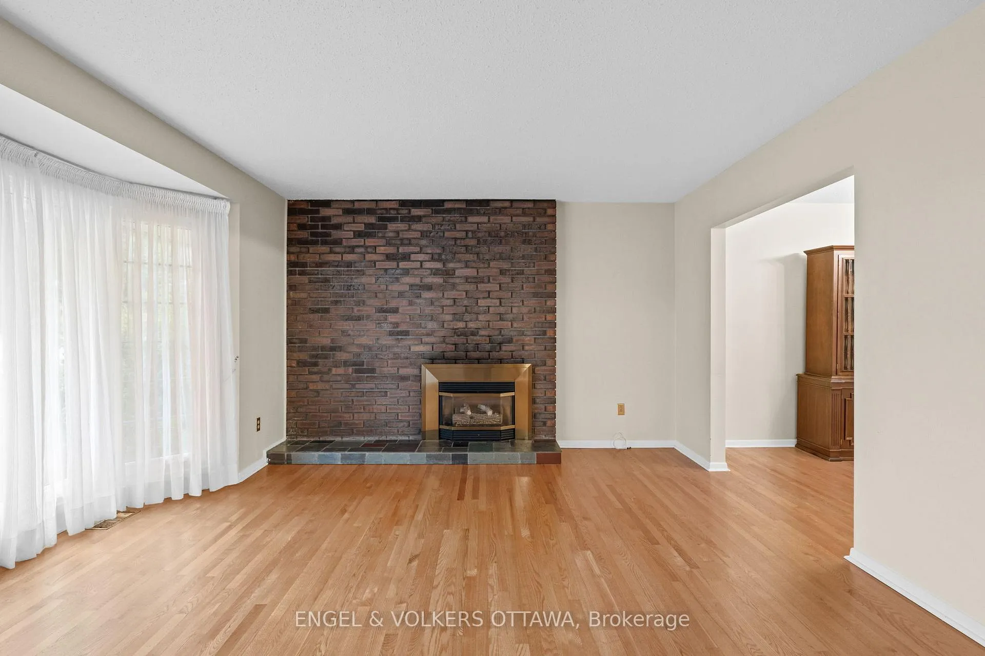 Photo 7 of 3348 Kodiak Street, Ottawa, South Keys — HOMEH