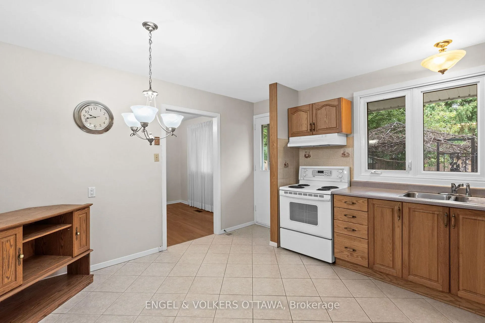 Photo 18 of 3348 Kodiak Street, Ottawa, South Keys — HOMEH