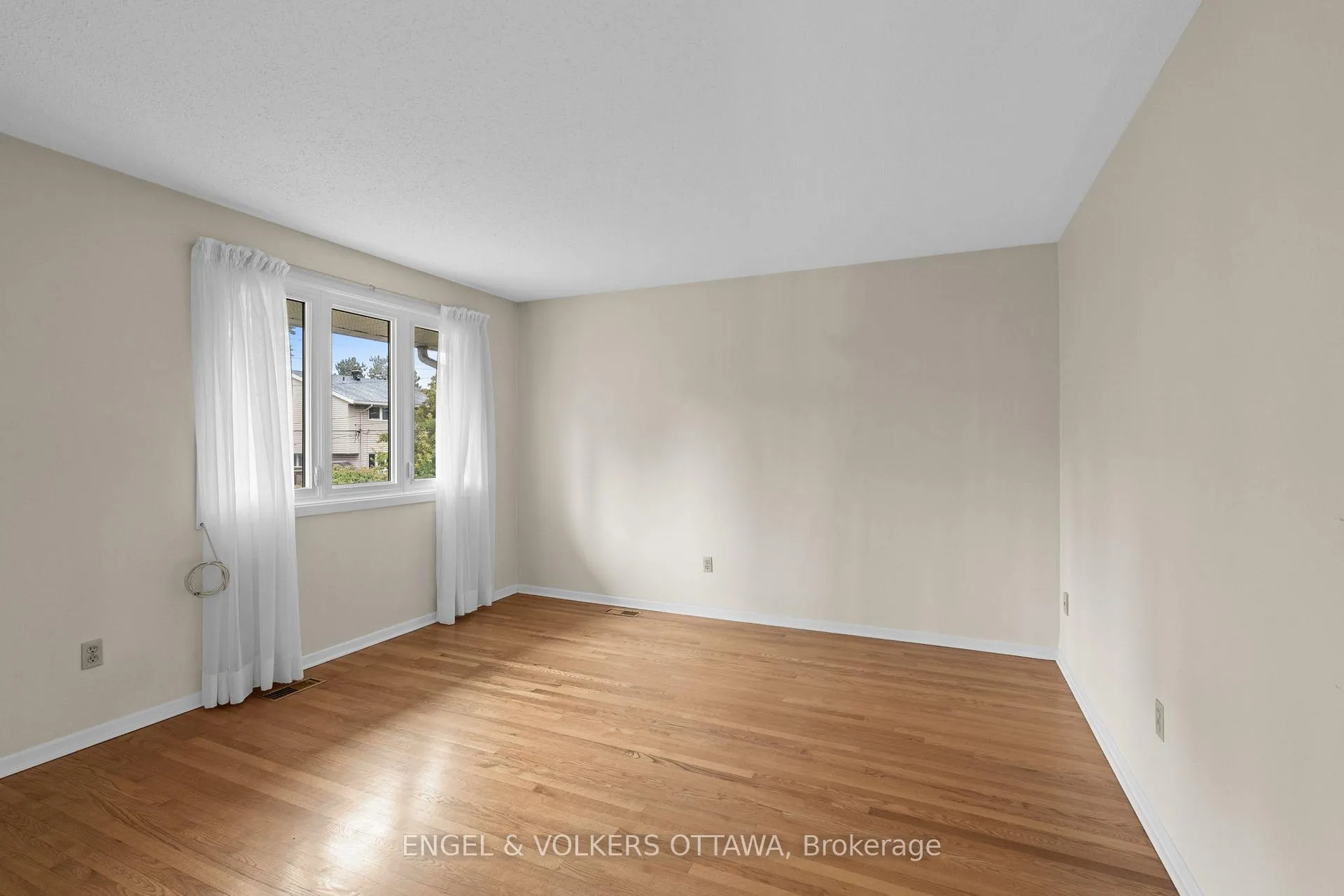 Photo 21 of 3348 Kodiak Street, Ottawa, South Keys — HOMEH