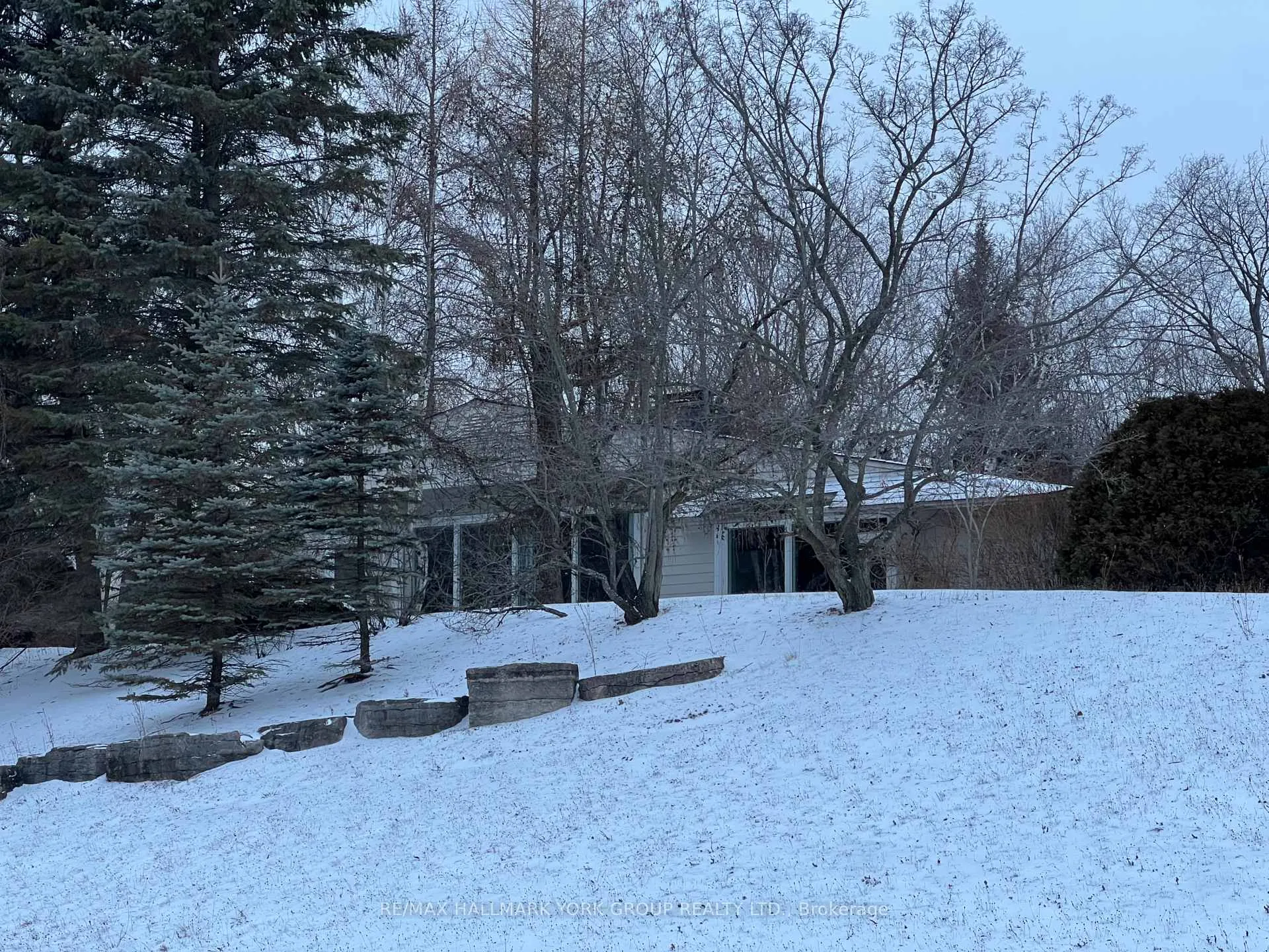 Photo 3 of 128 Brule Trail, King, Pottageville — HOMEH