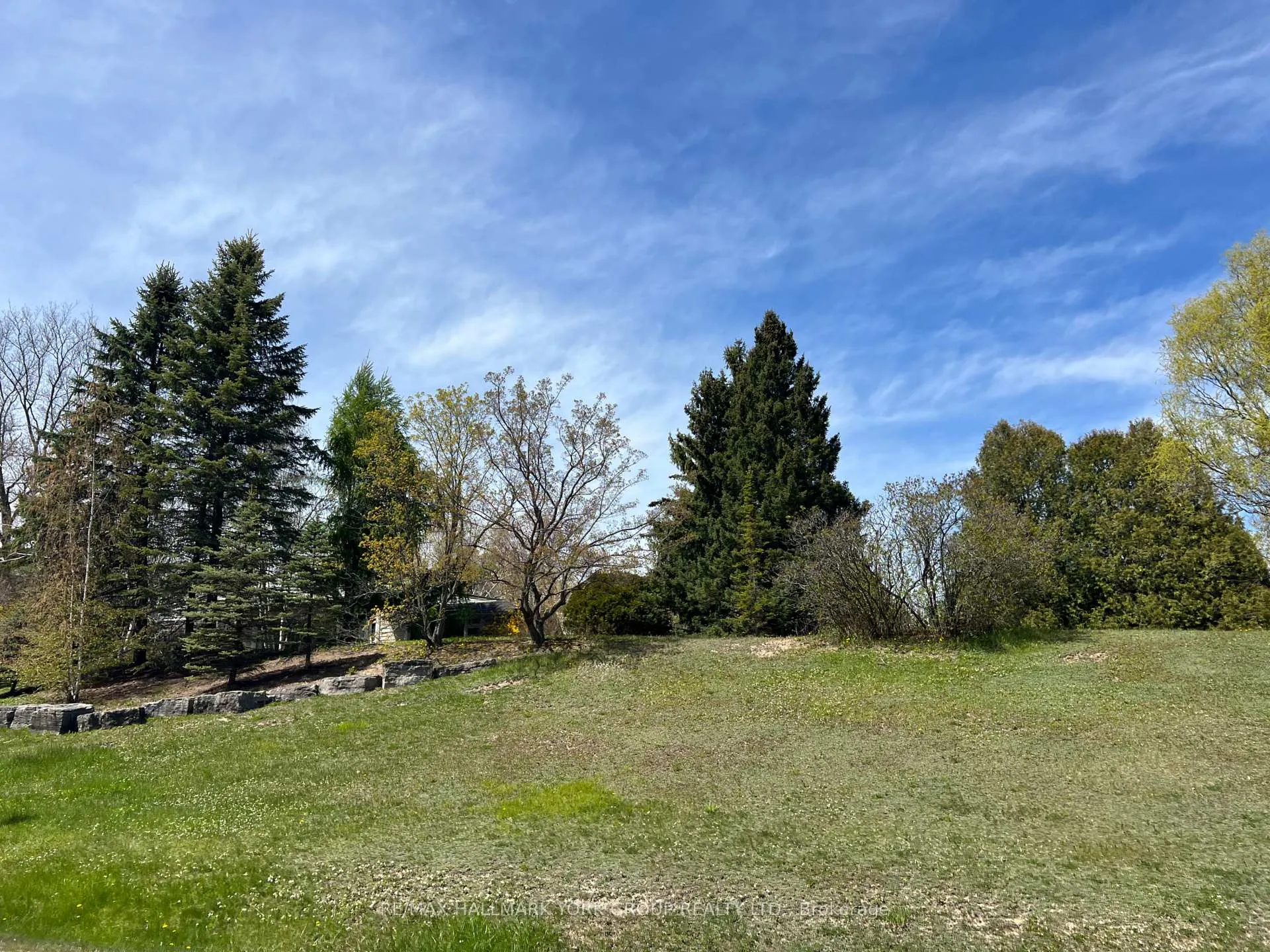 Photo 11 of 128 Brule Trail, King, Pottageville — HOMEH