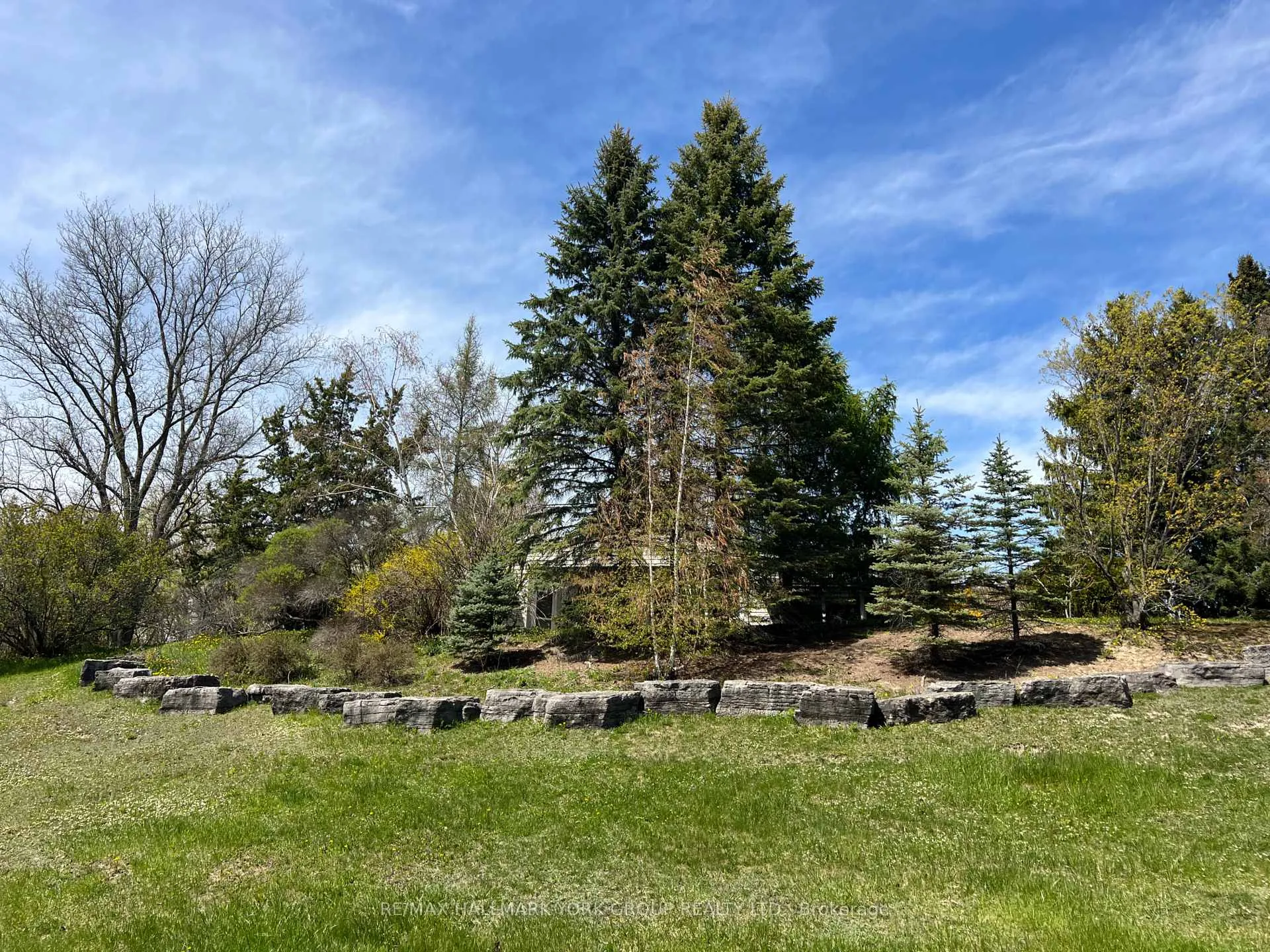 Photo 12 of 128 Brule Trail, King, Pottageville — HOMEH