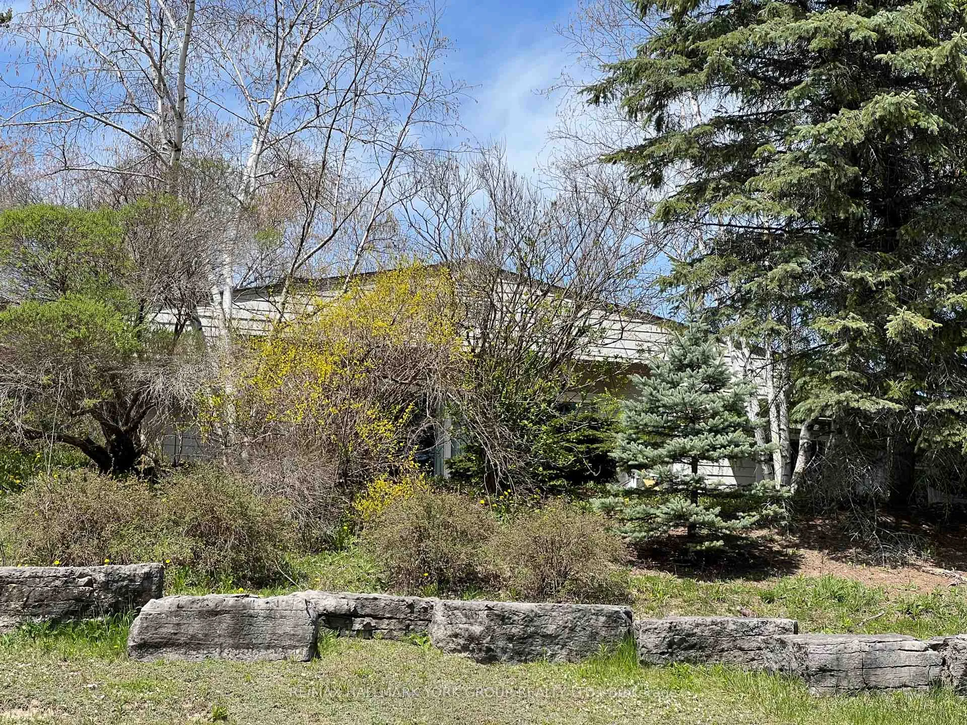 Photo 15 of 128 Brule Trail, King, Pottageville — HOMEH