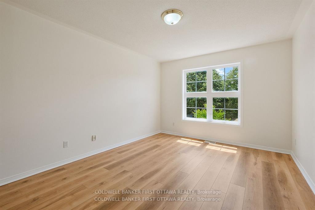 Photo 32 of 107 Columbia Avenue, Ottawa, Hunt Club — HOMEH