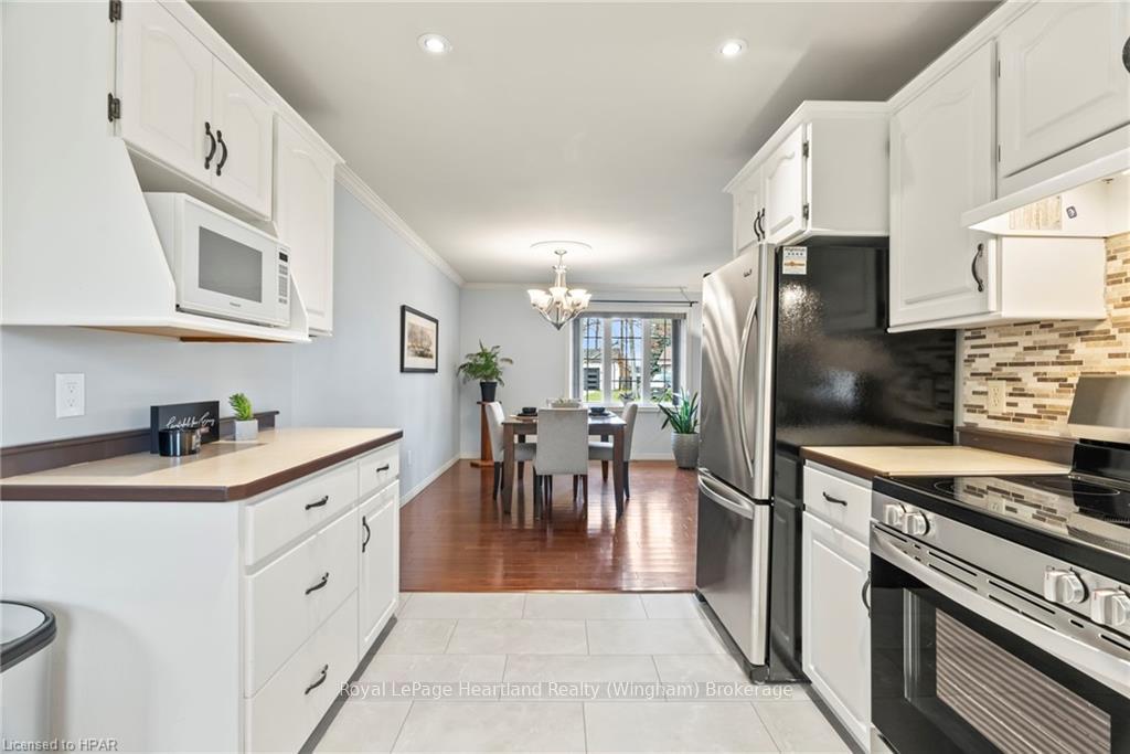 Photo 16 of 3012 Brookhaven Drive, Howick — HOMEH