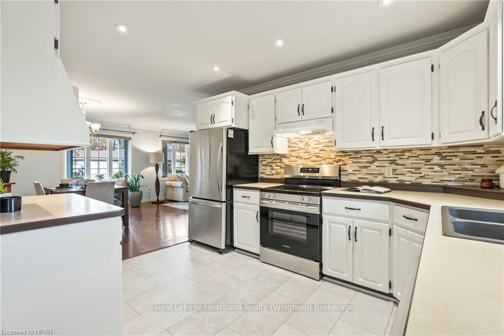 Photo 17 of 3012 Brookhaven Drive, Howick — HOMEH