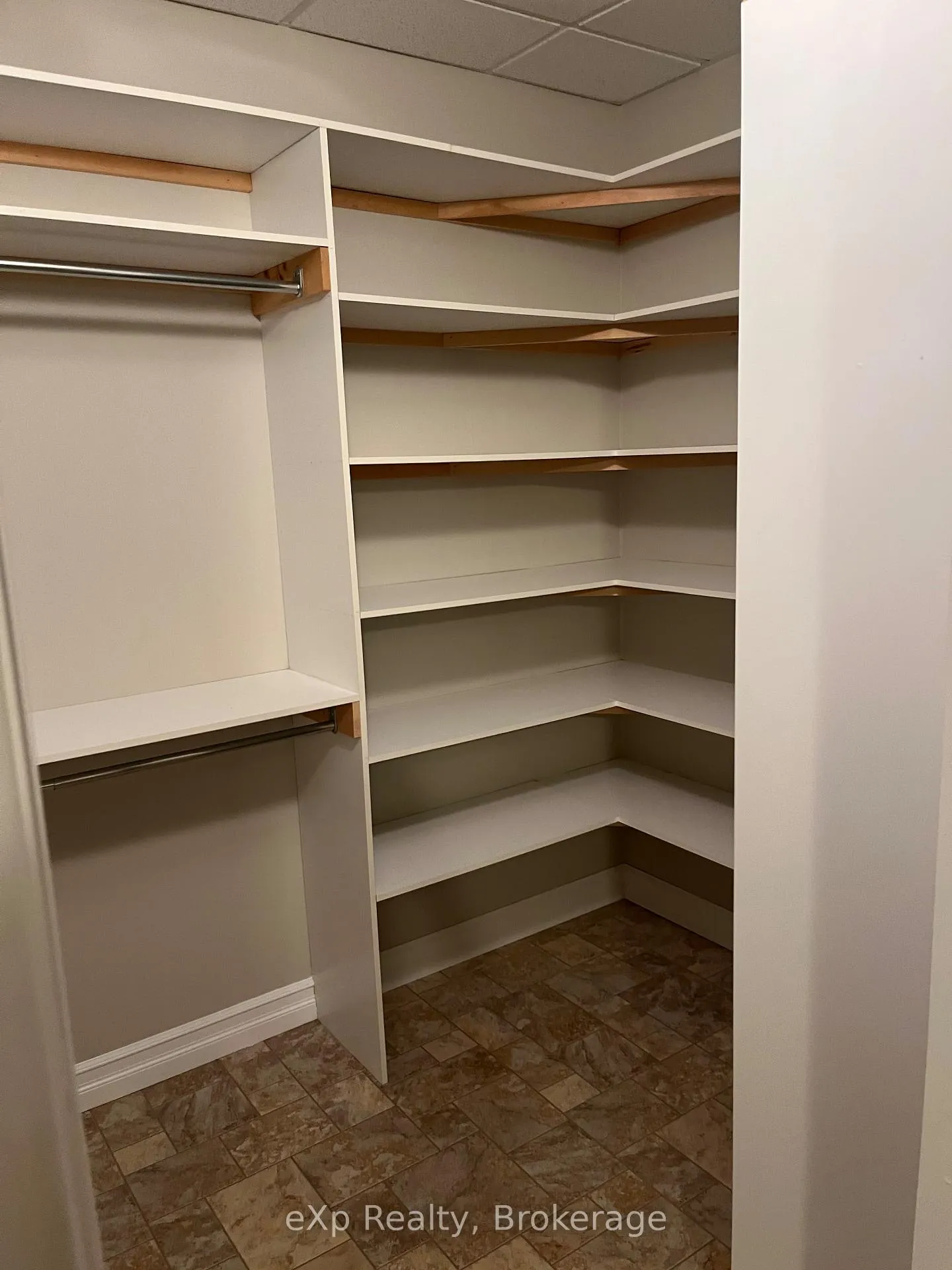 Photo 7 of Unit 2, 807 Queen Street, Kincardine — HOMEH