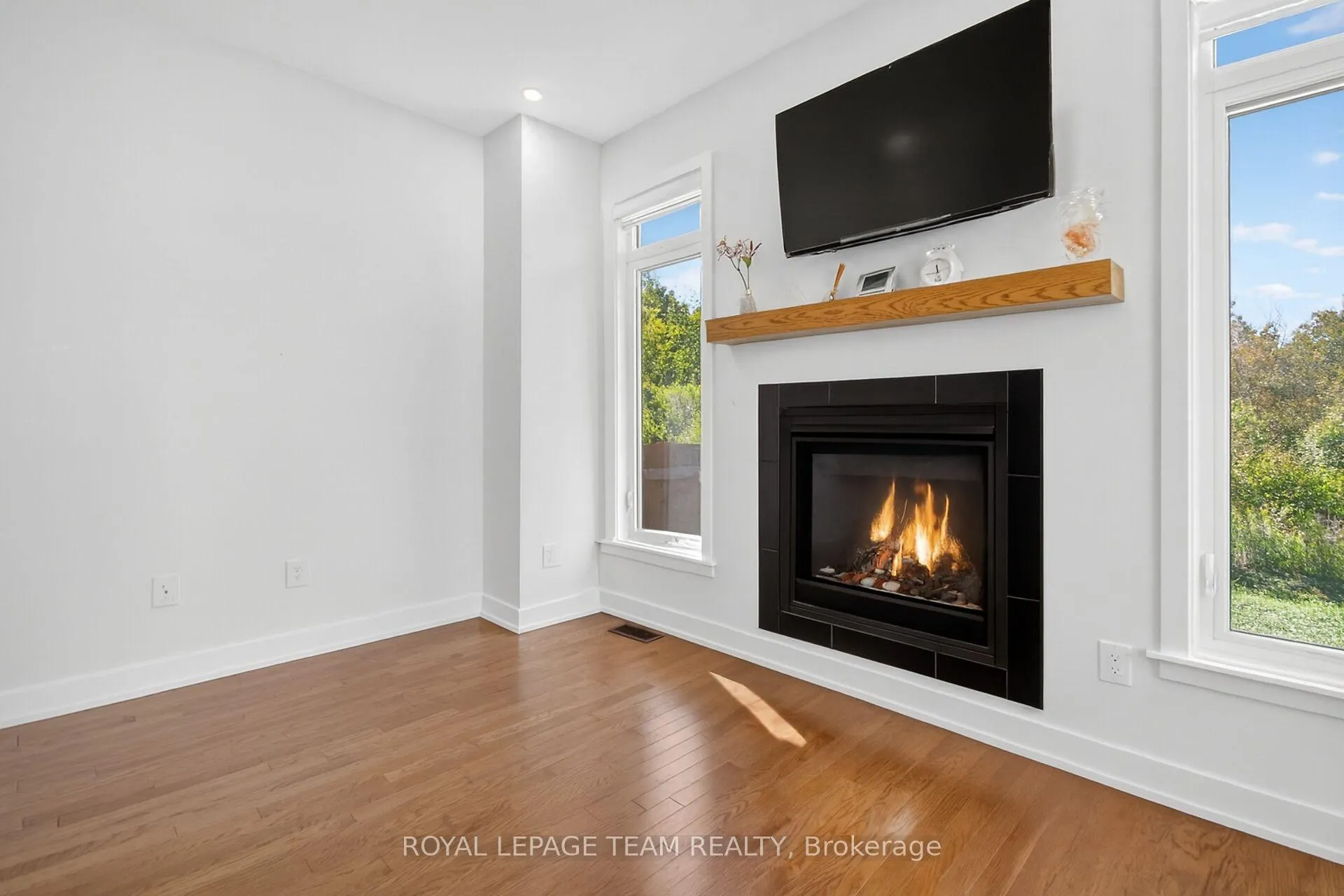 Photo 15 of 337 Ibanez Walk, Ottawa, Leitrim — HOMEH