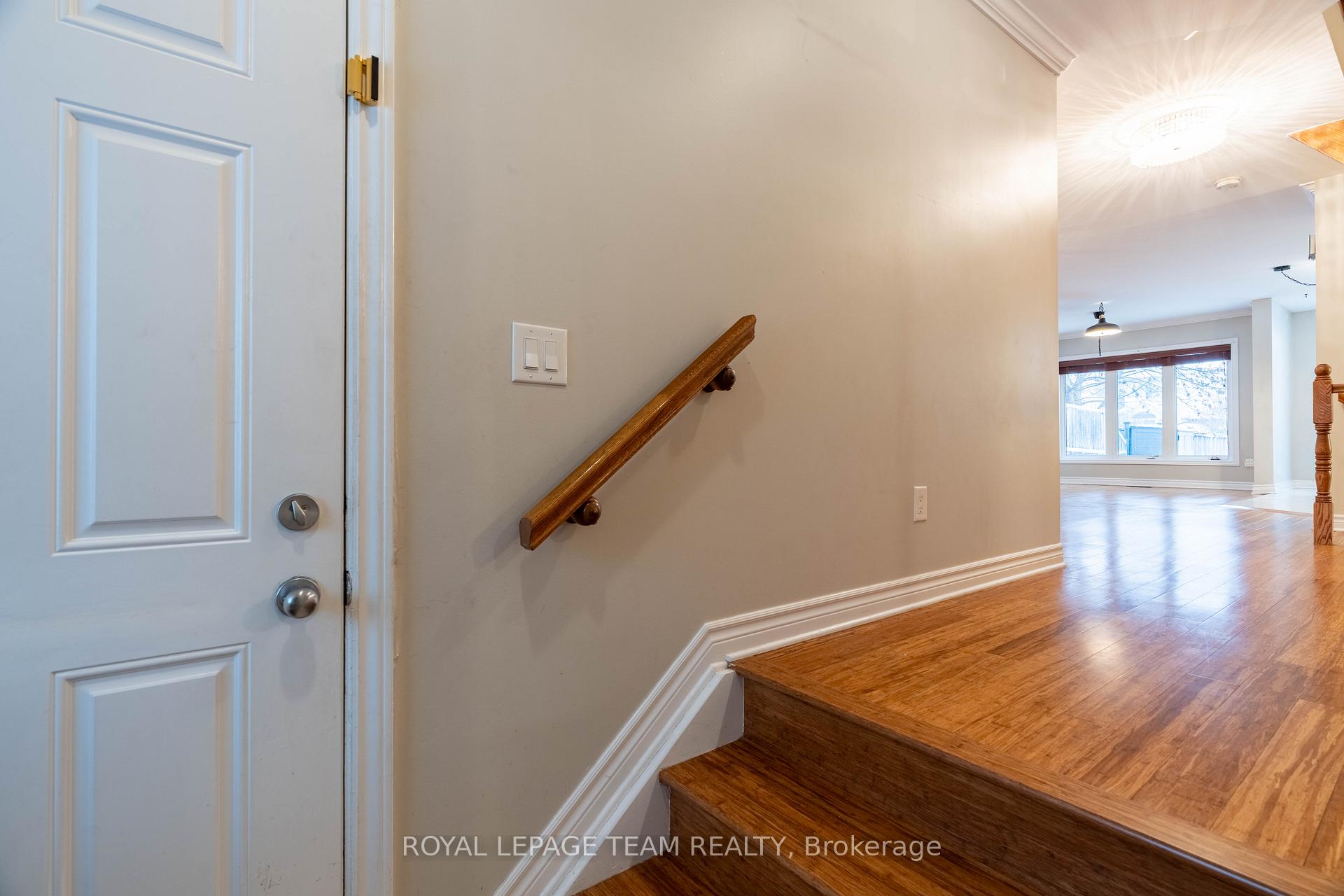 Photo 2 of 293 Forestbrook Street, Ottawa, Kanata - Morgan's Grant/South March — HOMEH