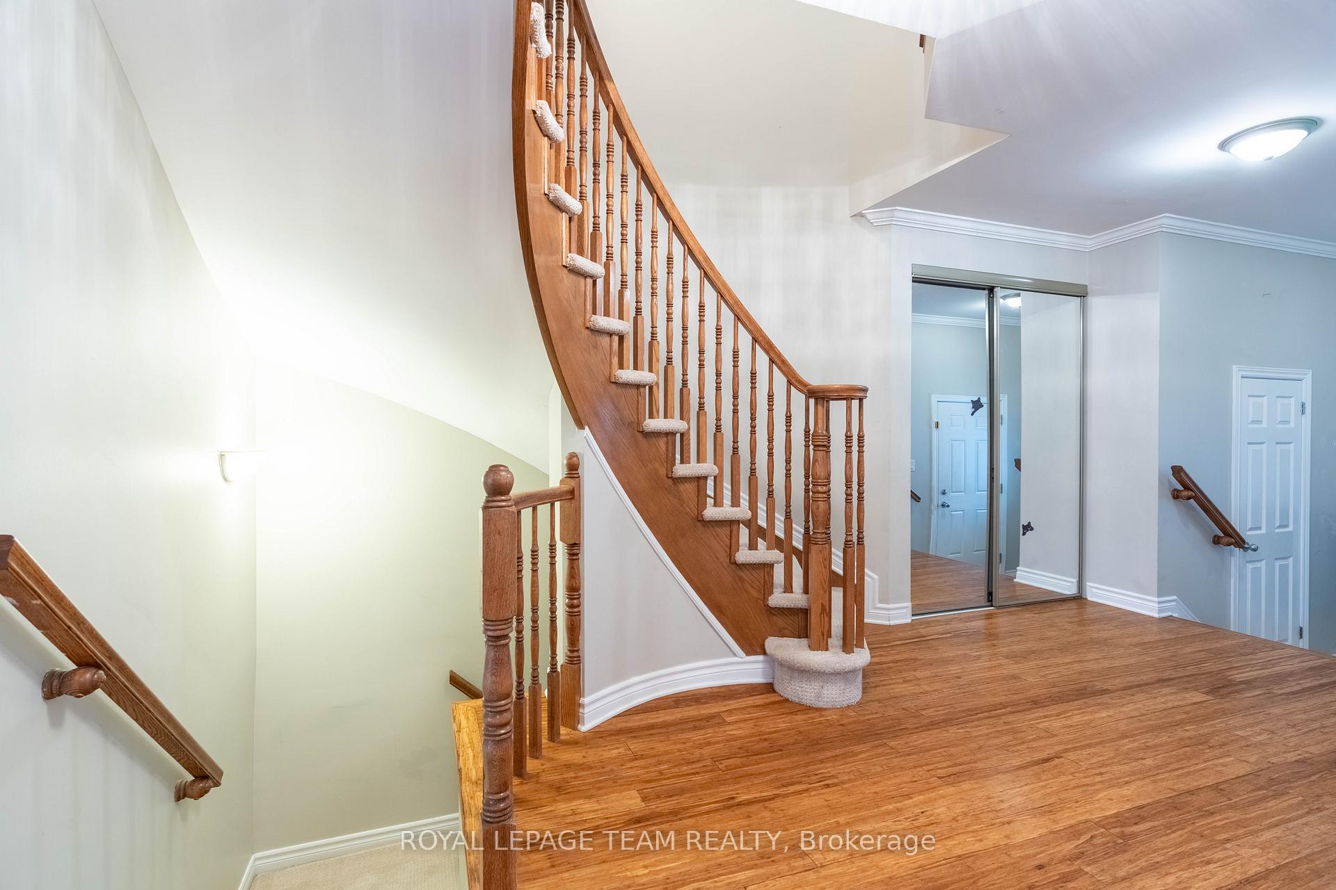 Photo 5 of 293 Forestbrook Street, Ottawa, Kanata - Morgan's Grant/South March — HOMEH