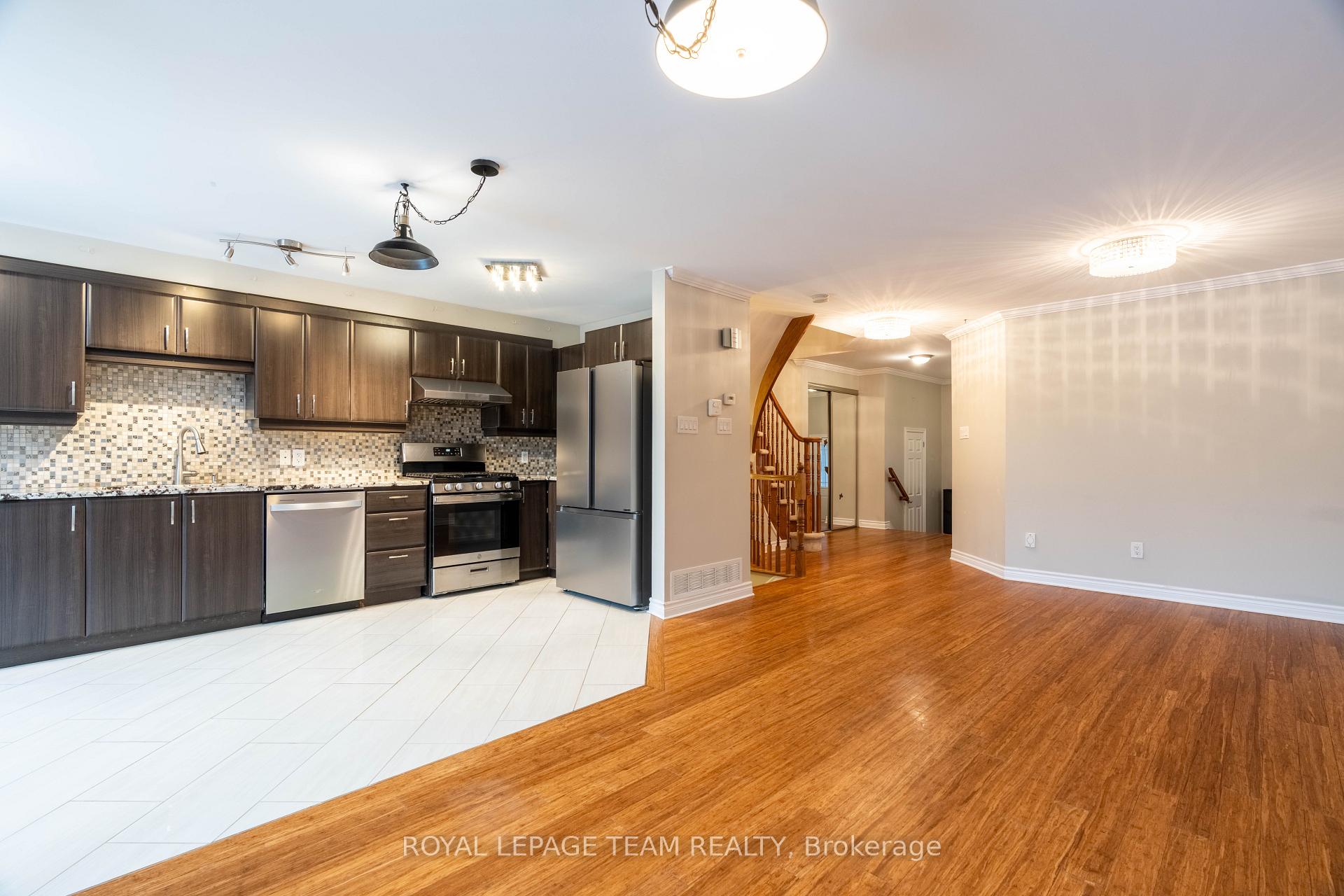 Photo 7 of 293 Forestbrook Street, Ottawa, Kanata - Morgan's Grant/South March — HOMEH