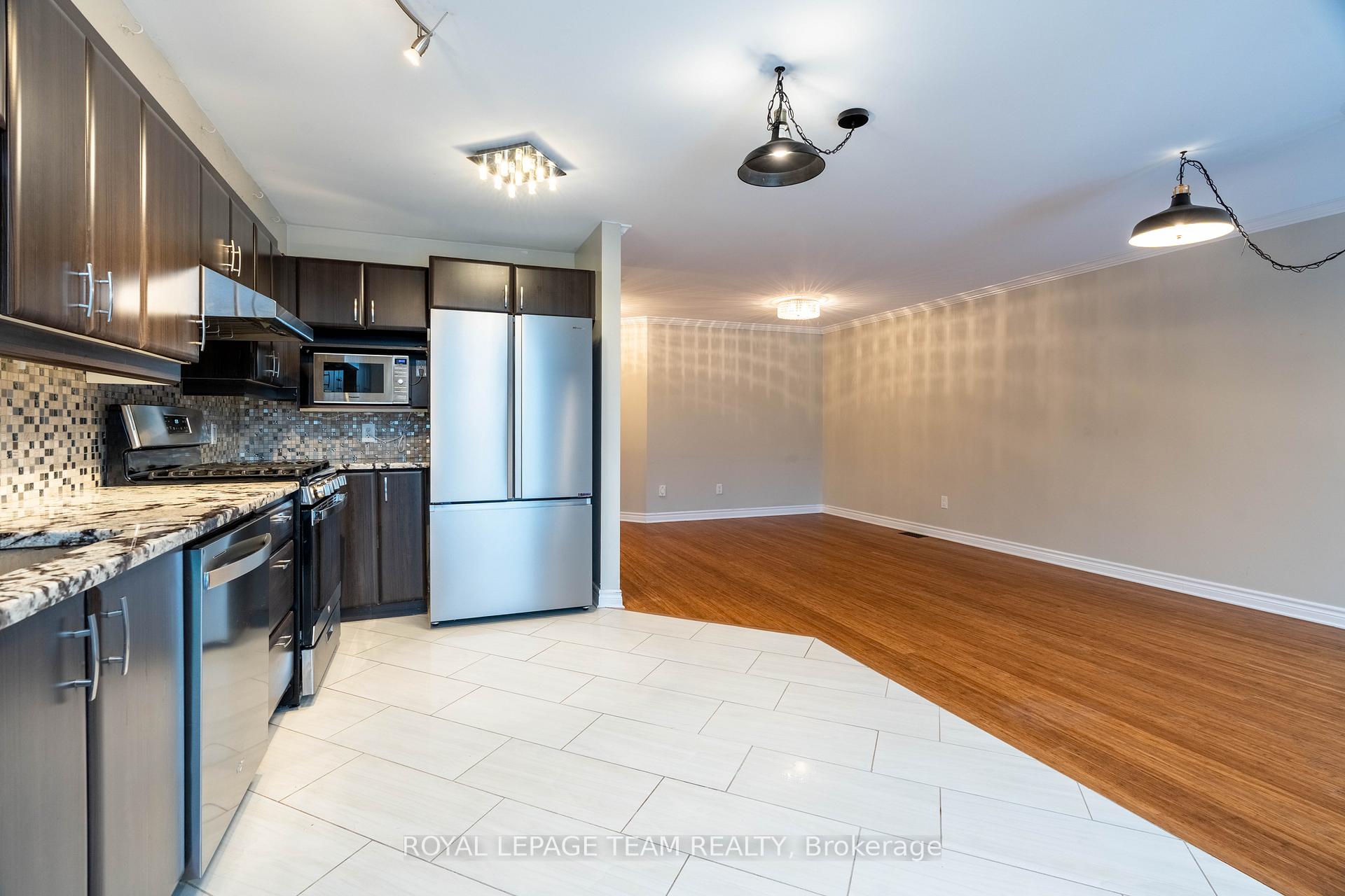 Photo 8 of 293 Forestbrook Street, Ottawa, Kanata - Morgan's Grant/South March — HOMEH