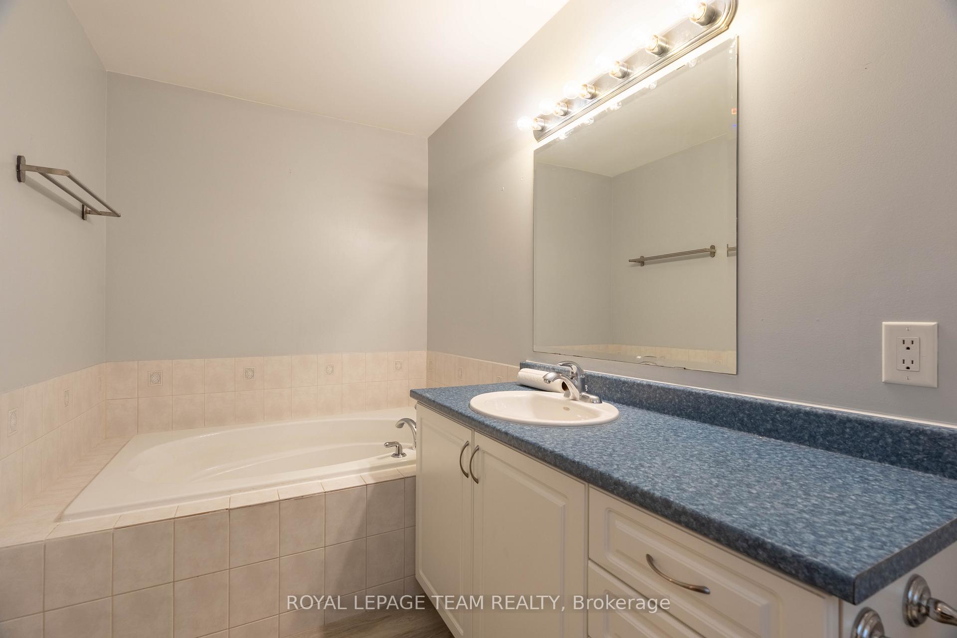 Photo 19 of 293 Forestbrook Street, Ottawa, Kanata - Morgan's Grant/South March — HOMEH