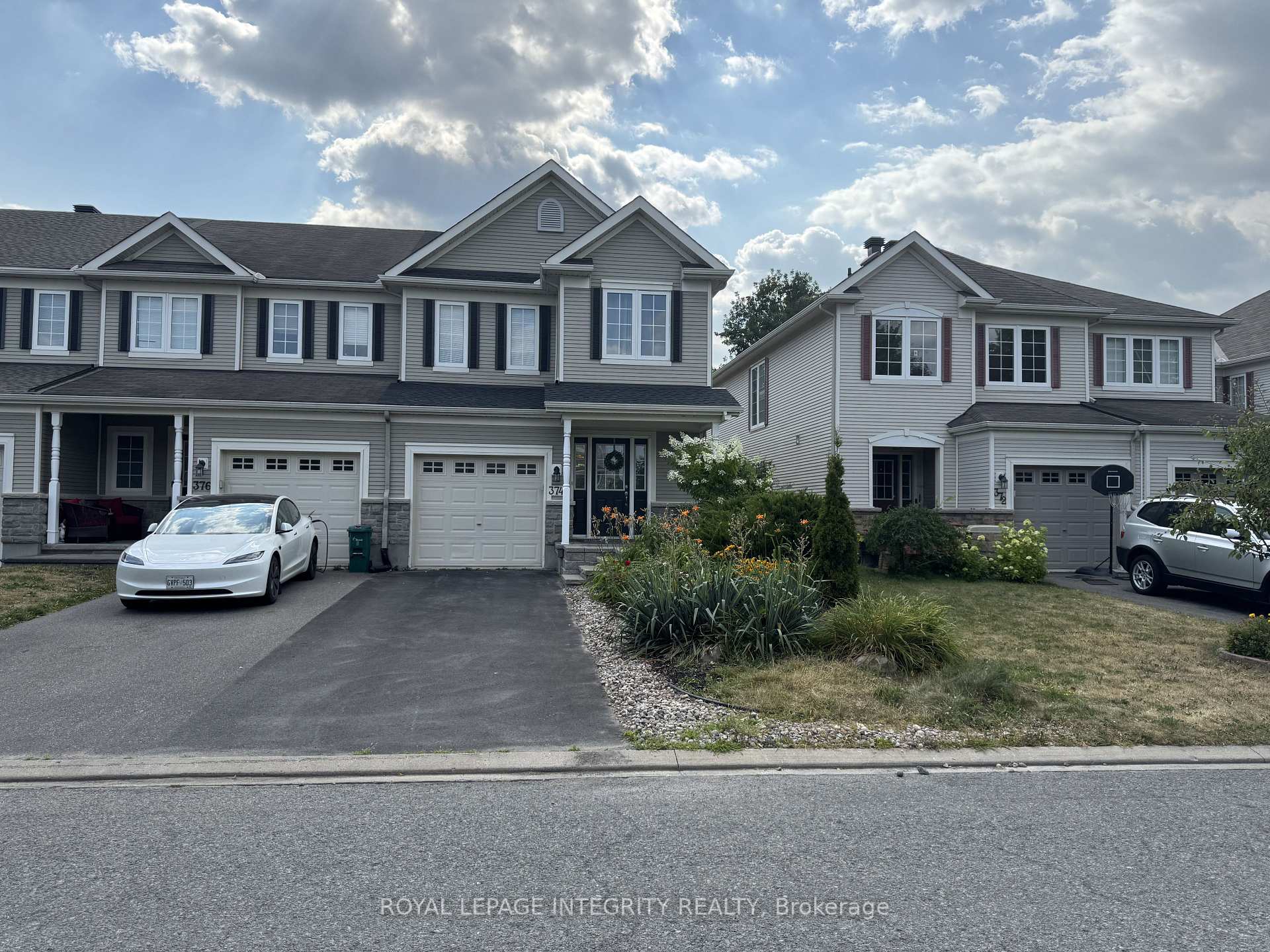 Photo 2 of 374 Wisteria Crescent, Ottawa, Hunt Club — HOMEH