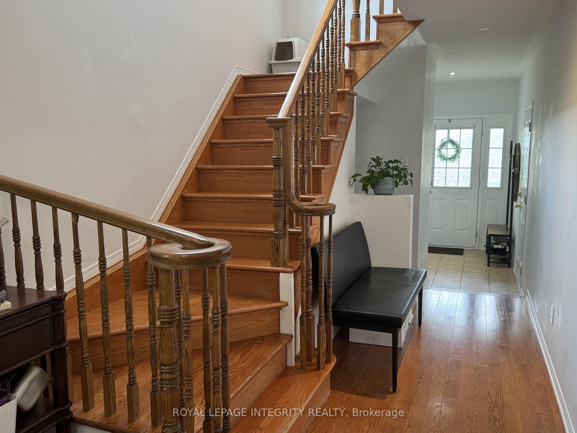 Photo 4 of 374 Wisteria Crescent, Ottawa, Hunt Club — HOMEH